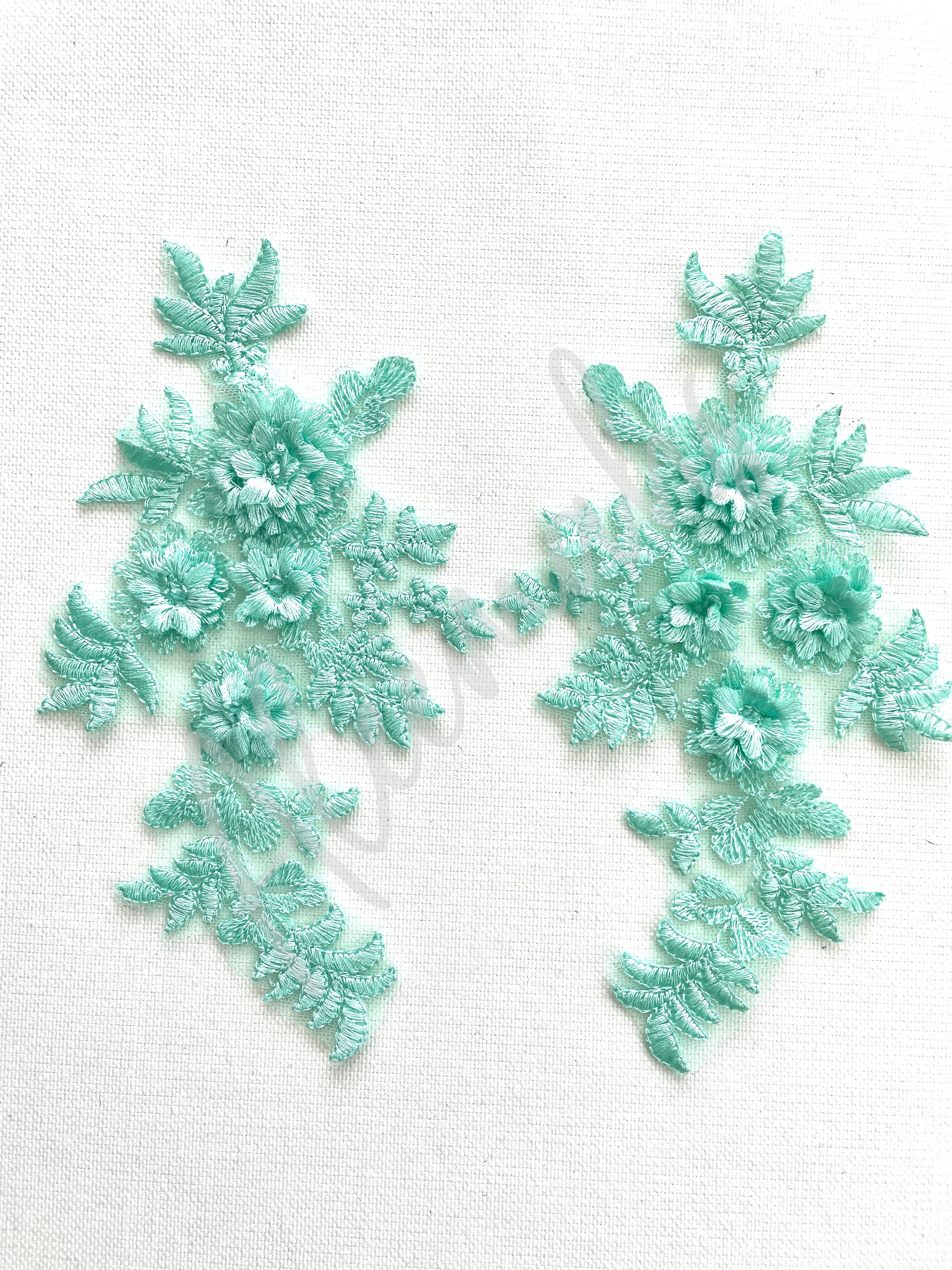 LA-033: 3D floral lace applique pair: Light Spearmint