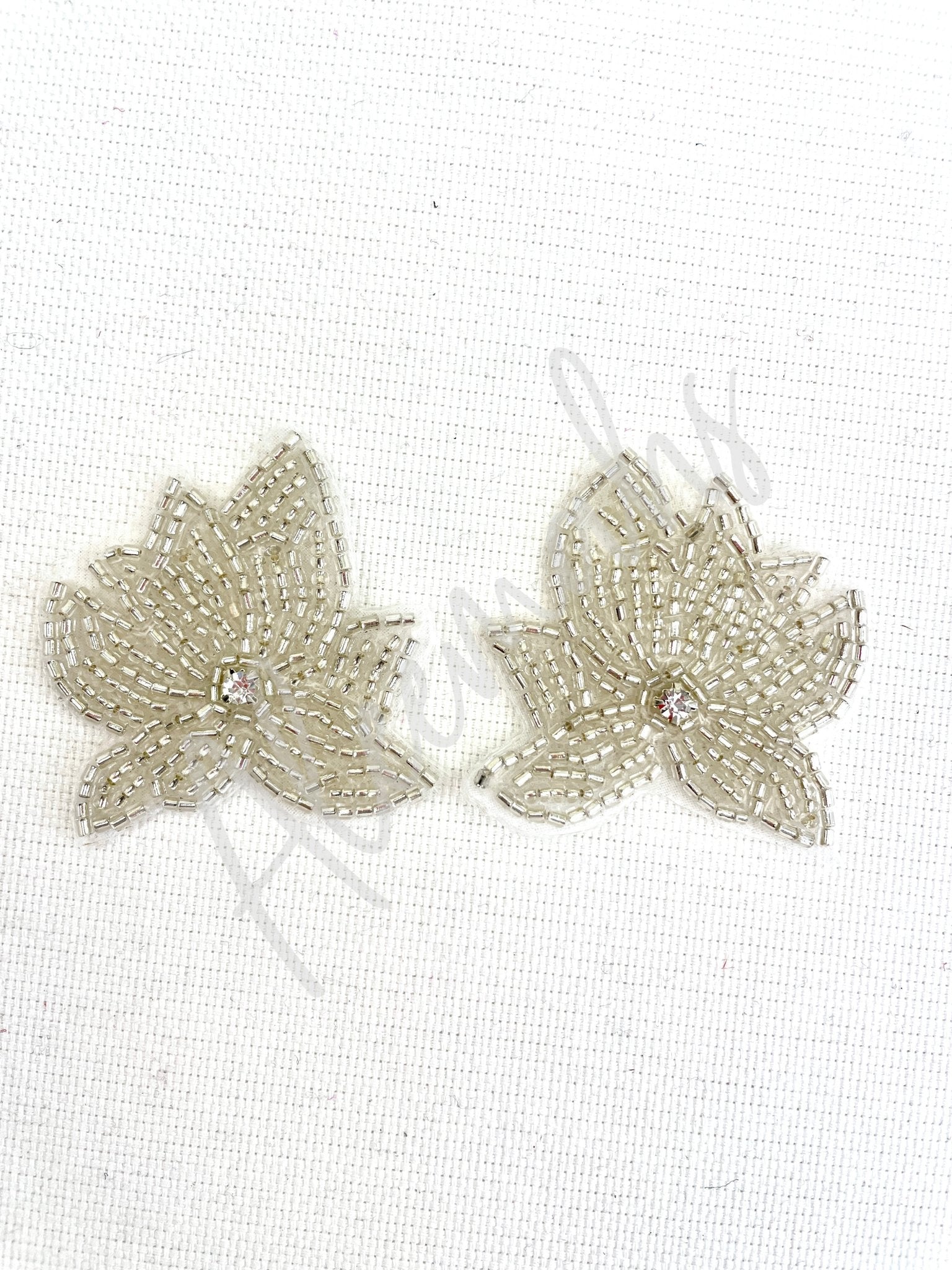 A - 084: Silver bead leaf with Rhinestone centre - Aleemahs