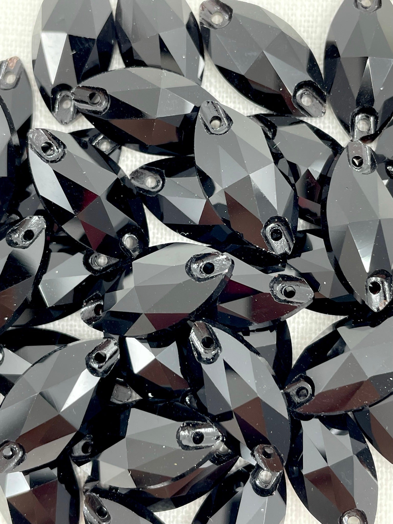 Jet Eye 9 x 20mm Glass Jewel - Aleemahs