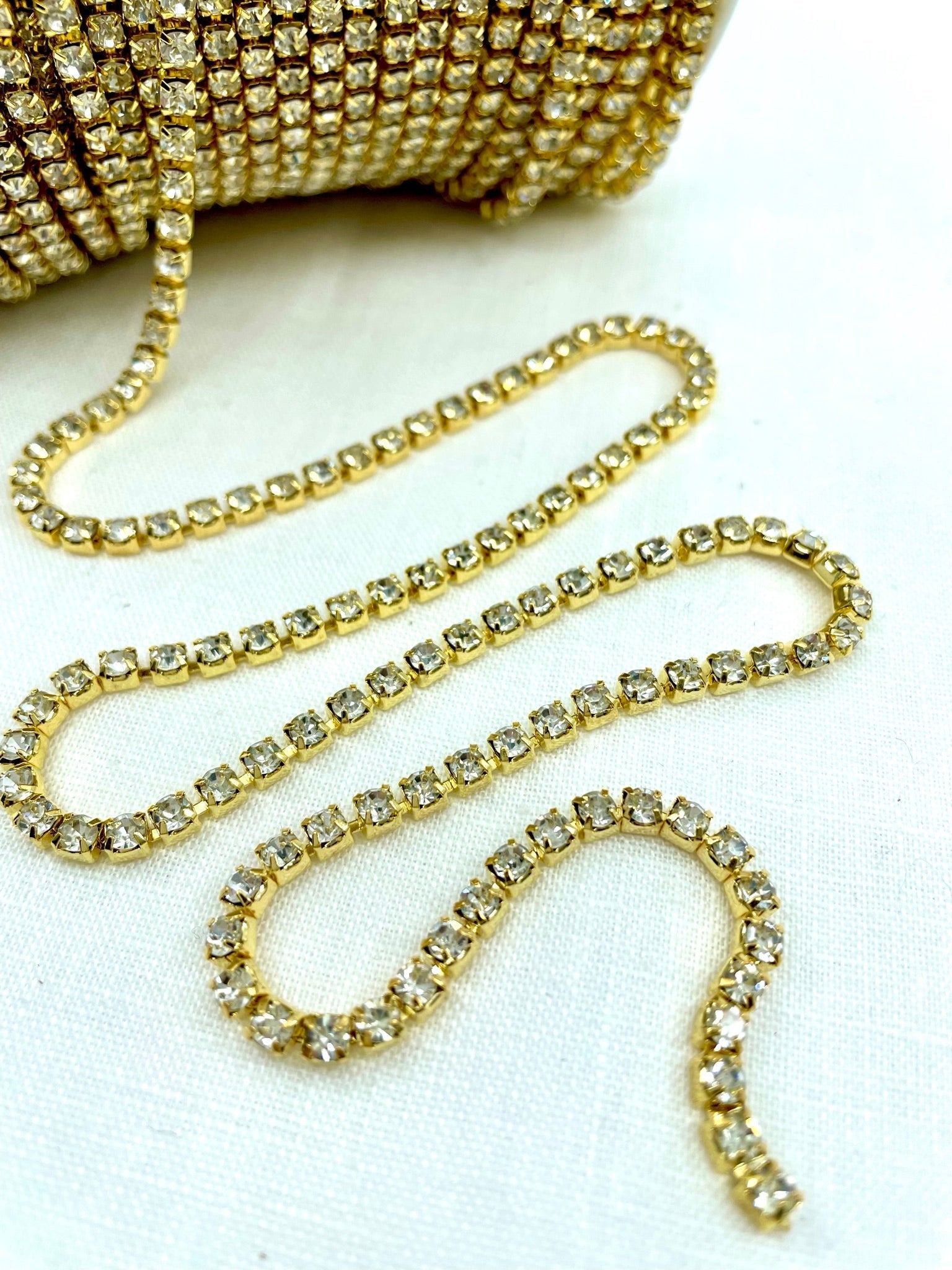 RC - 3 Cupchain Gold & Crystal - Aleemahs