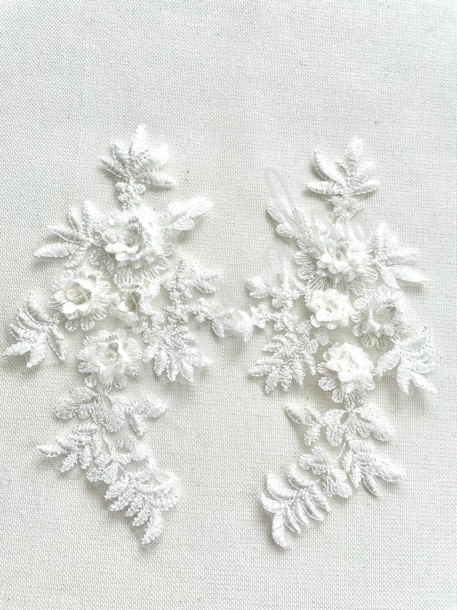 LA - 033: 3D floral lace applique pair: Off White - Aleemahs