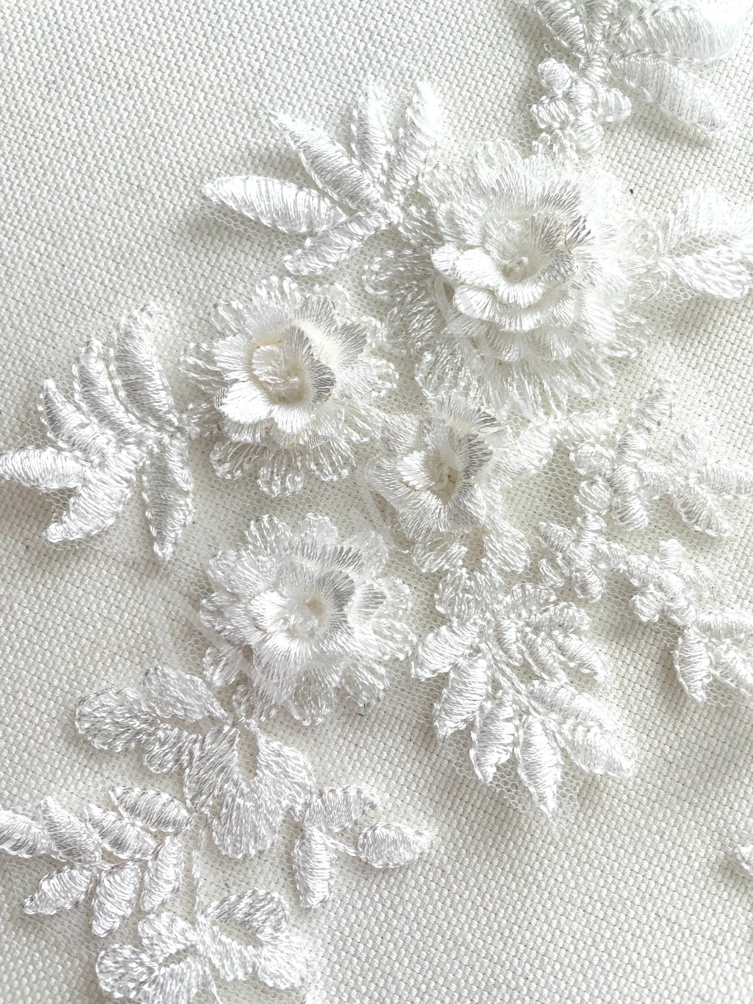 LA - 033: 3D floral lace applique pair: Off White - Aleemahs