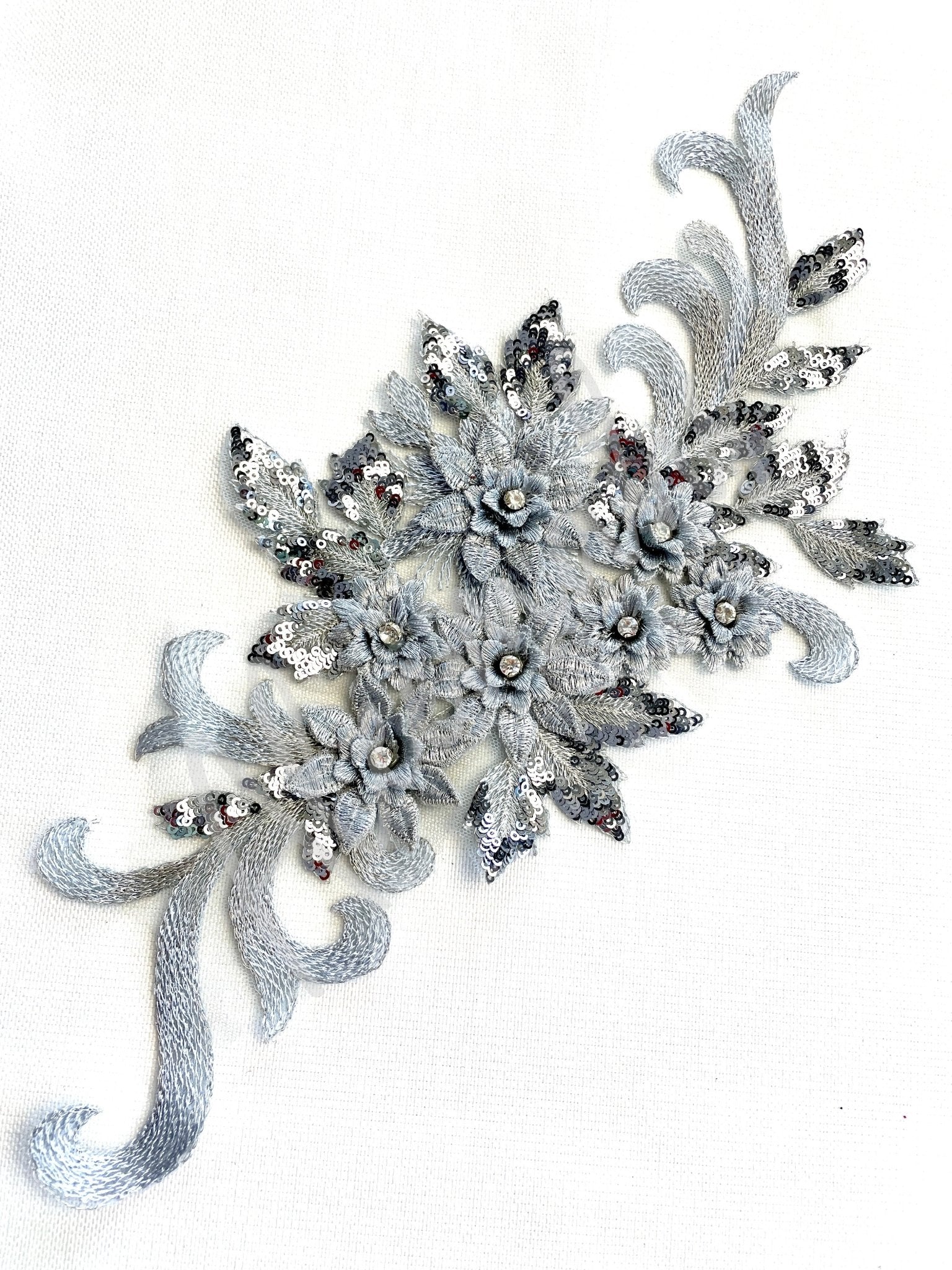 LA - 035: Large 3D applique with sequins: Silver - Aleemahs