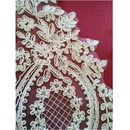 la-049-white-lace-pair