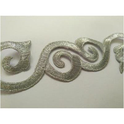 et-030-silver-embroidered-scroll-trim