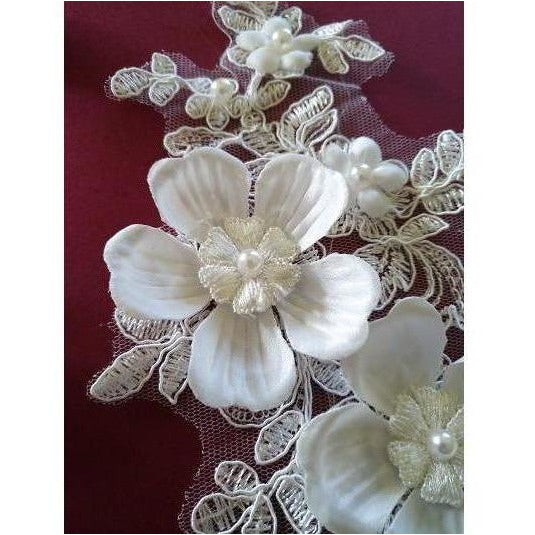 la-056-white-3d-pair-with-pearl-beads