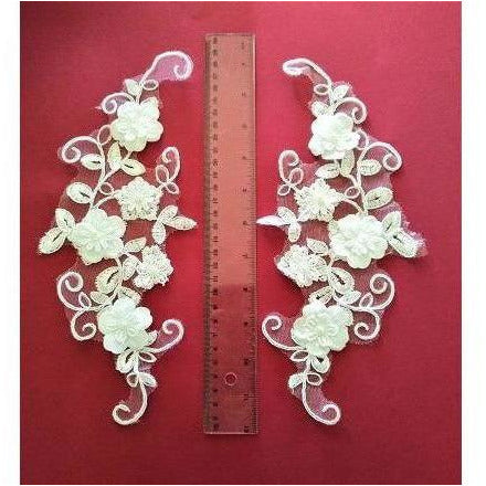 la-066-3d-white-lace-applique-pair
