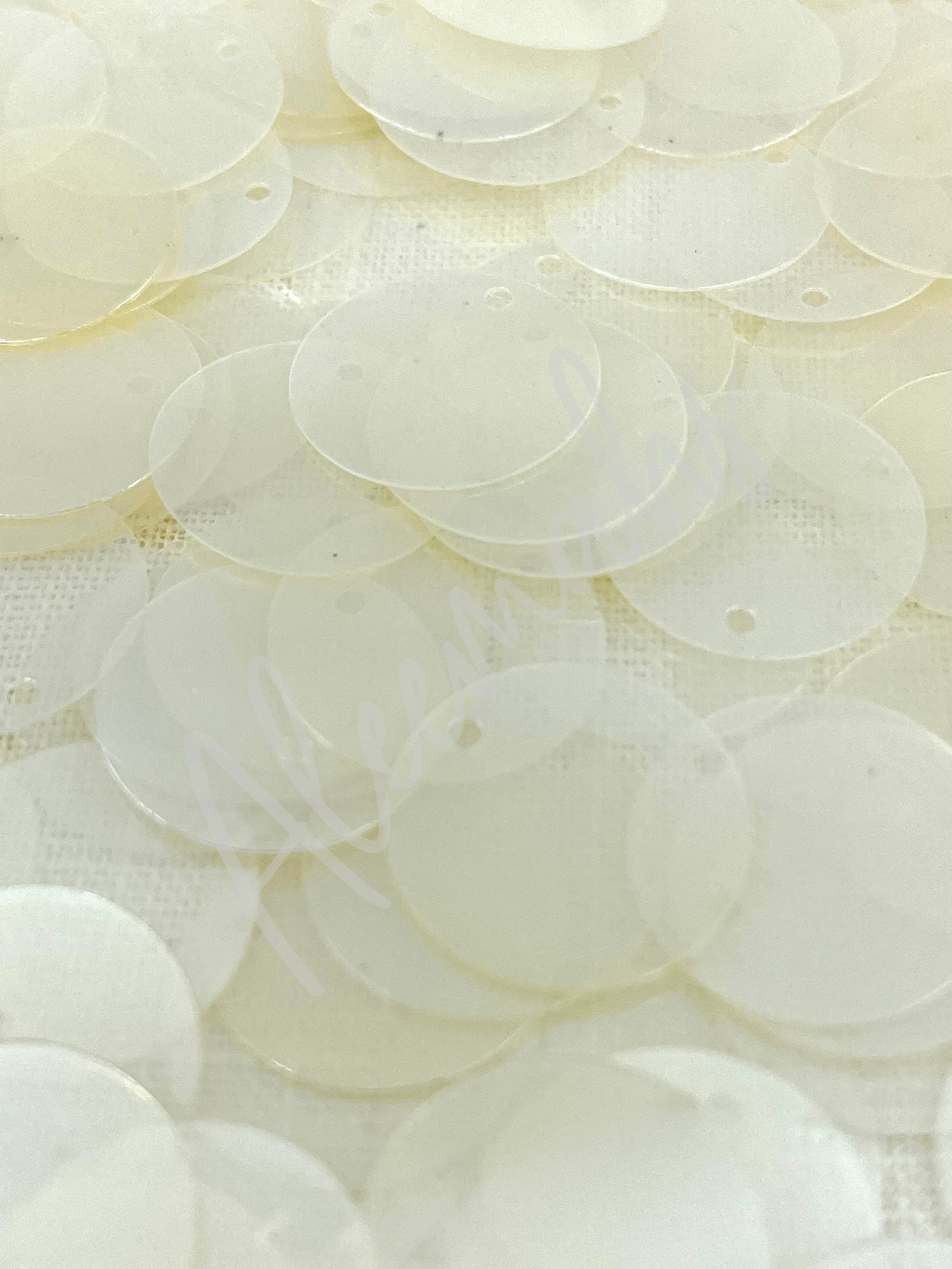 Paillette_cream.jpg