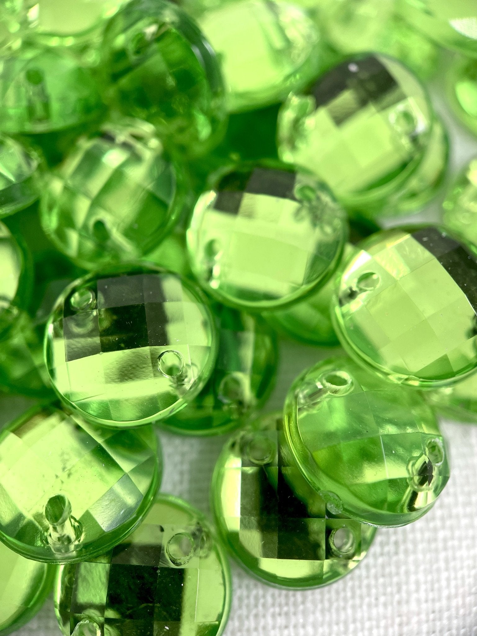 Peridot Round 10mm Acrylic Jewel