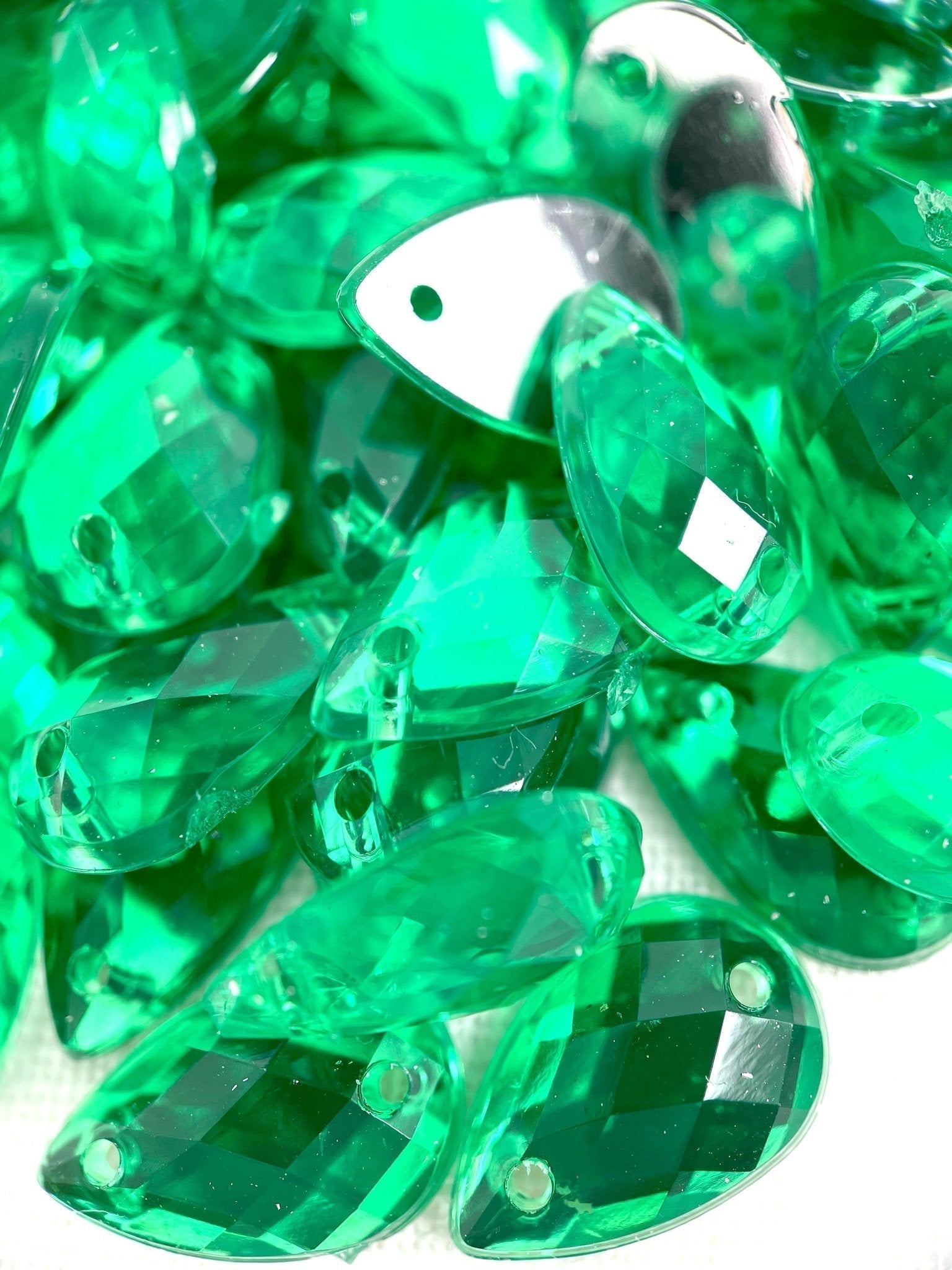 Emerald Teardrop 8 x 13mm Acrylic Jewel