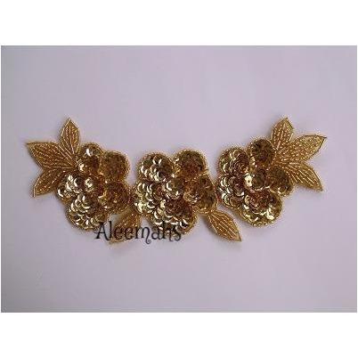 A - 015: Gold 3 flower applique - Aleemahs