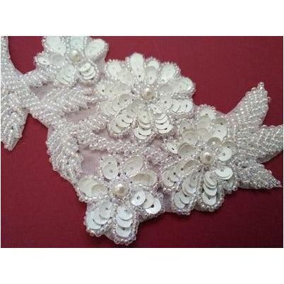 A - 095: White leaf and flower applique - Aleemahs
