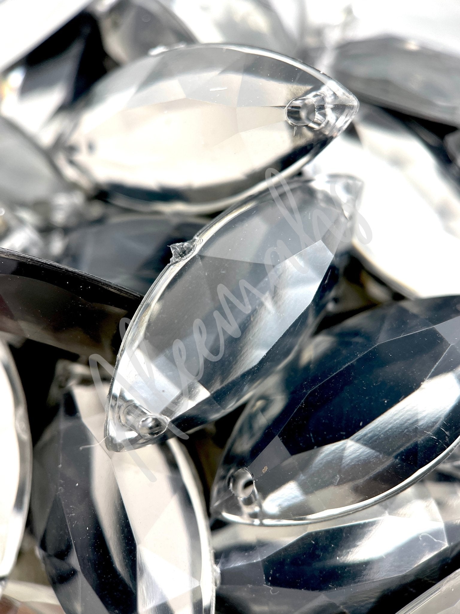 Black Diamond Eye Acrylic Jewel - Aleemahs