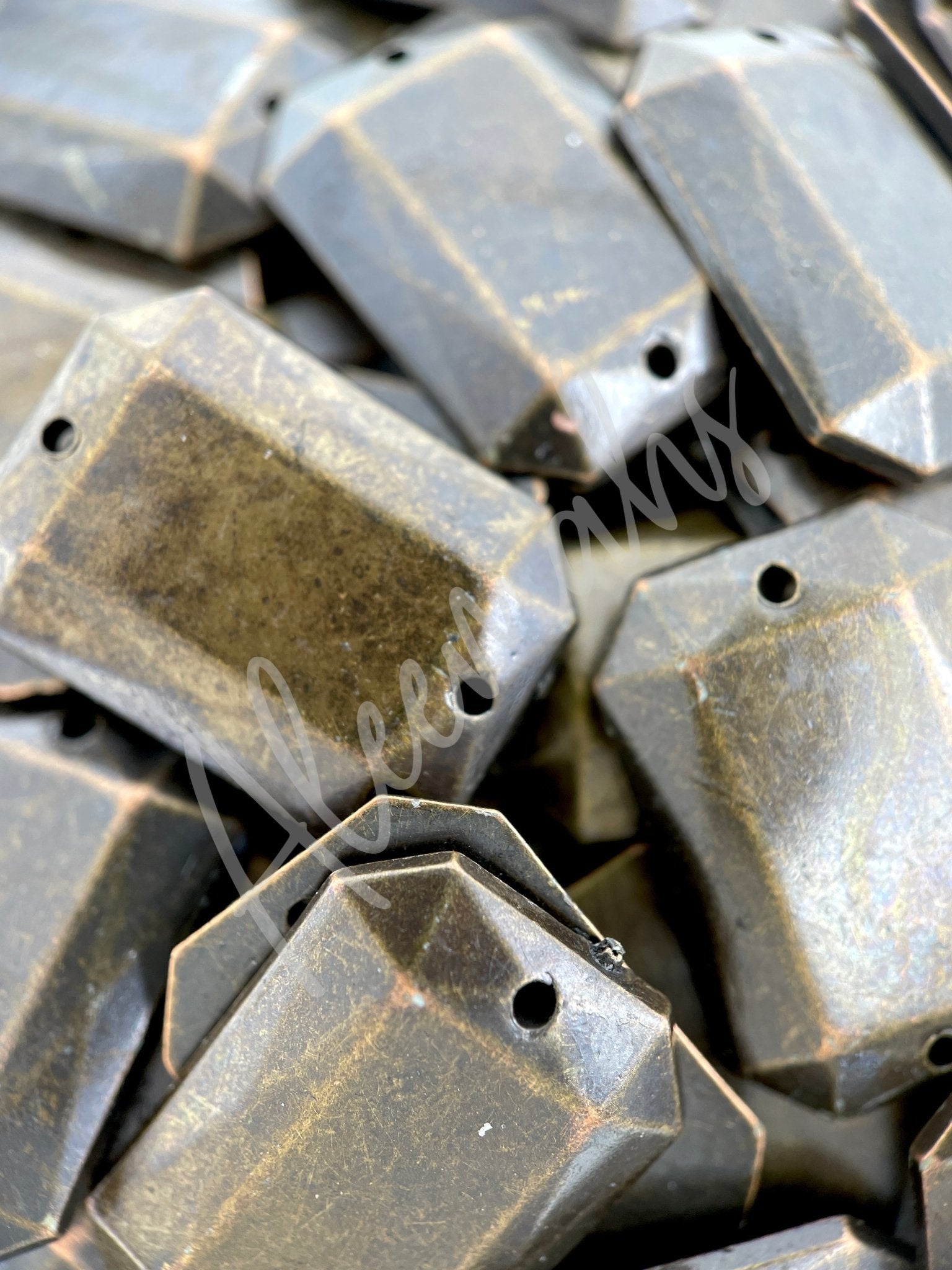 Bronze Rectangle Acrylic Jewel - Aleemahs