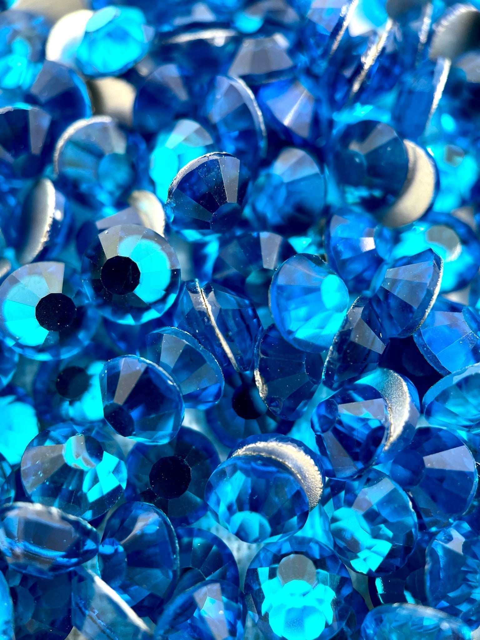 Capri Blue Flatback - Aleemahs