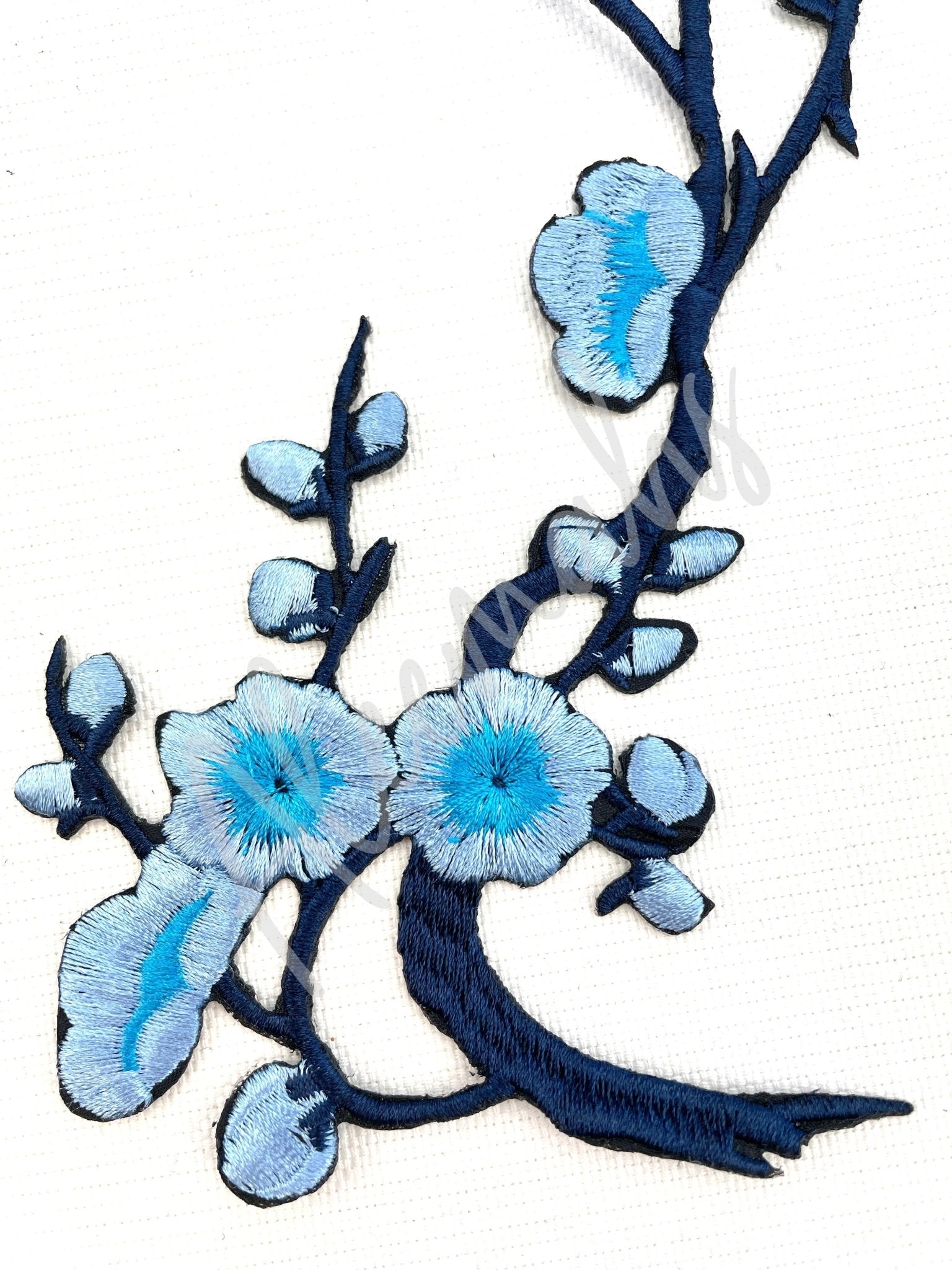 EMB - 032: Blue floral spray - Aleemahs