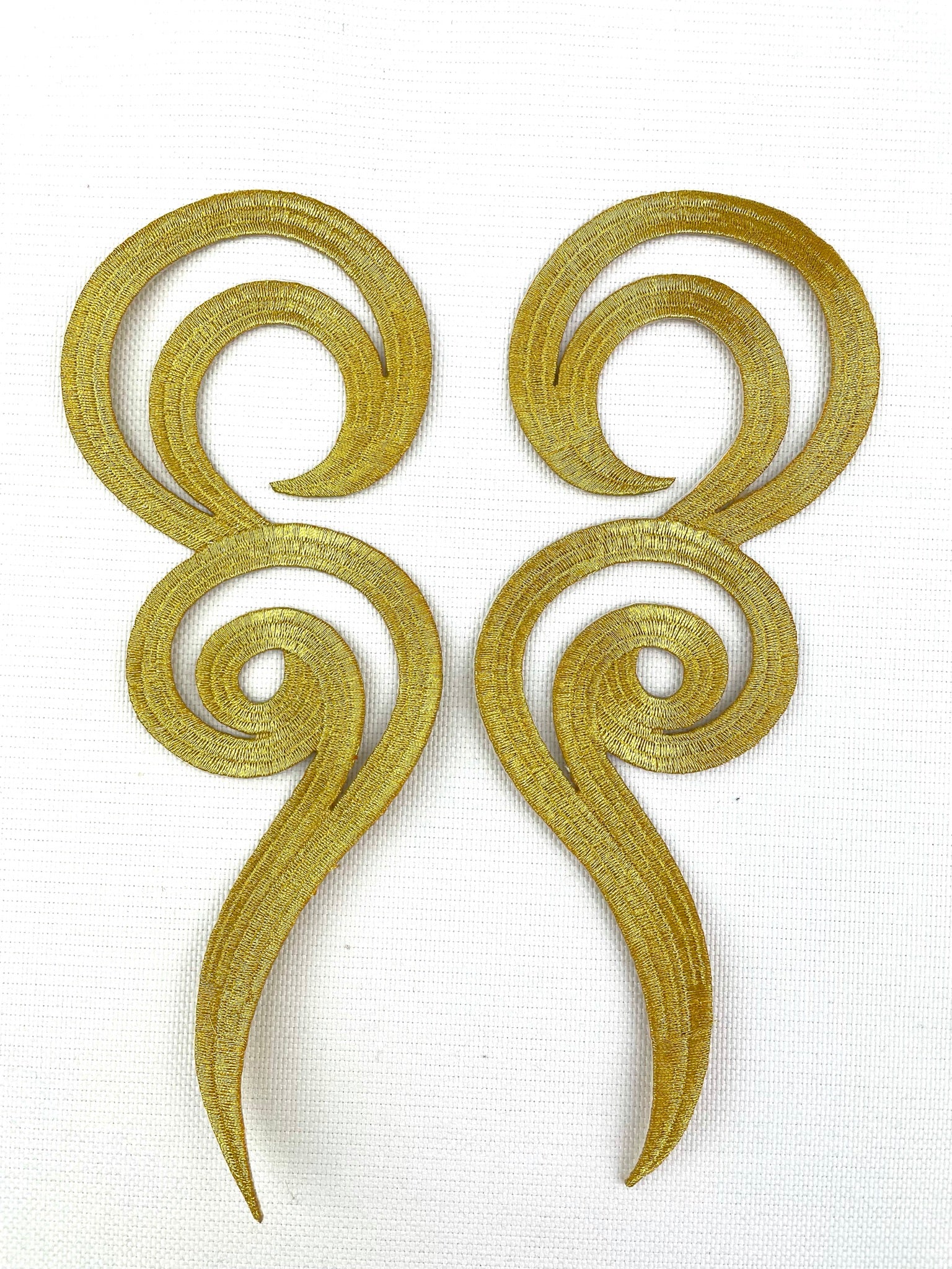 EMB - 038: Large swirl pair, gold. - Aleemahs