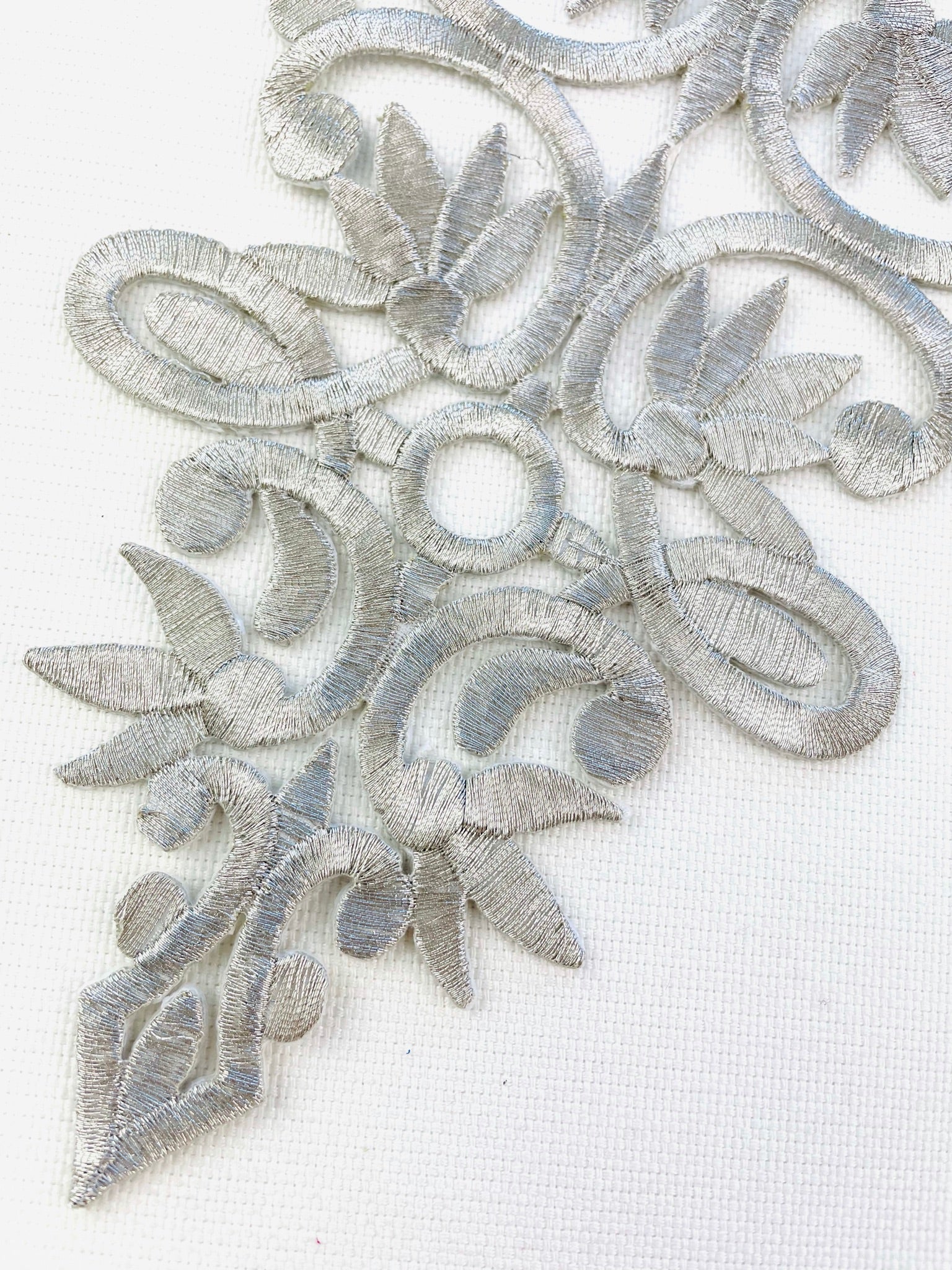 EMB - 827: Lace applique Silver - Aleemahs