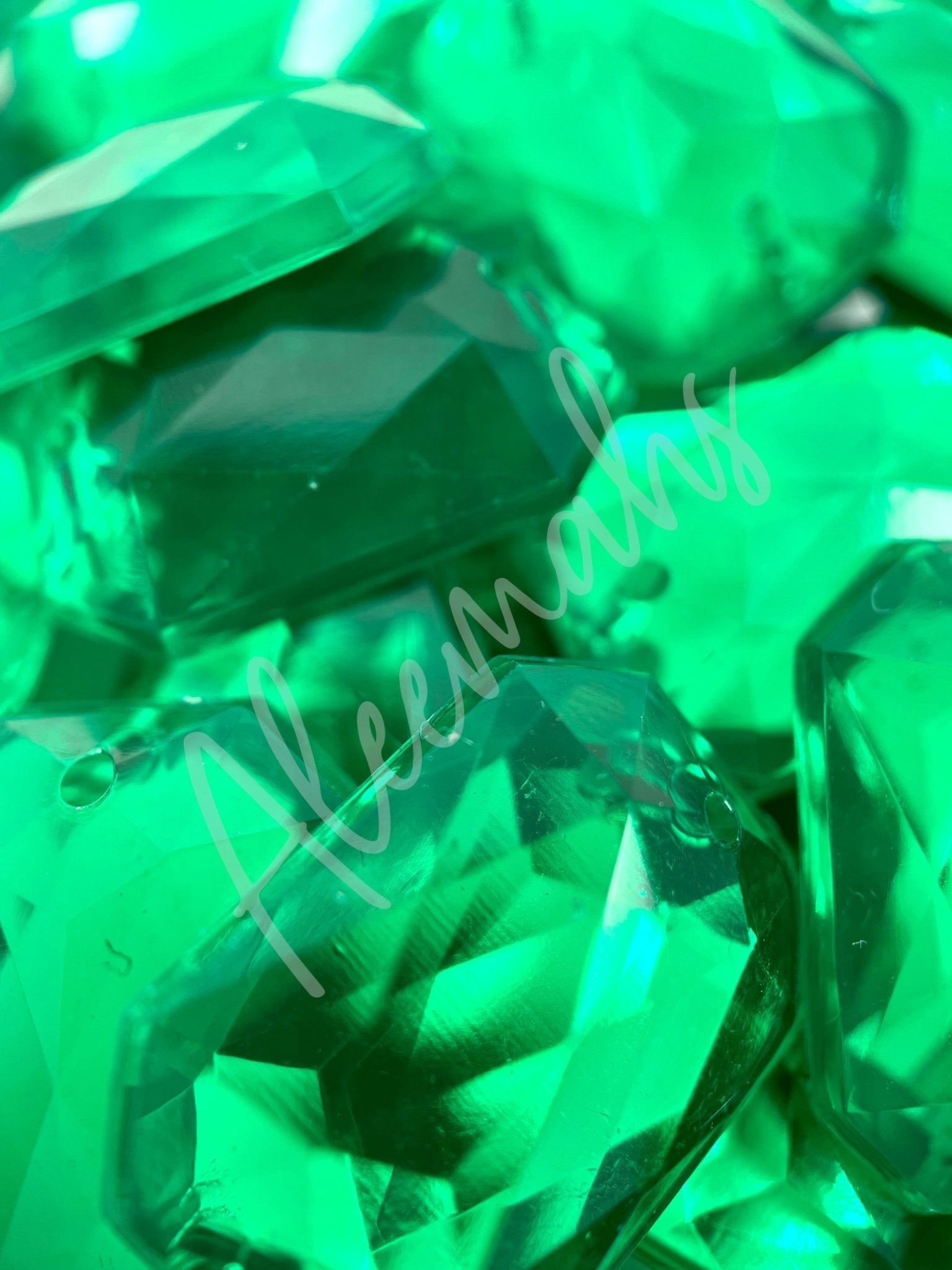 Emerald Rectangle Acrylic Jewel - Aleemahs