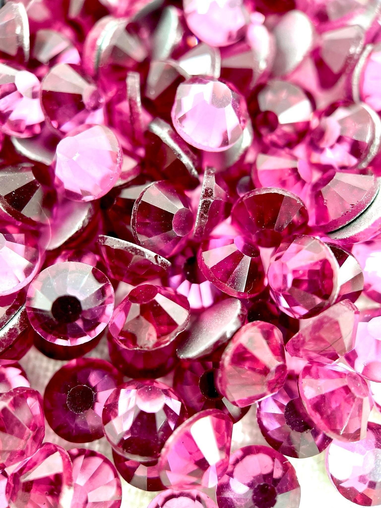 Fuchsia Flatback - Aleemahs