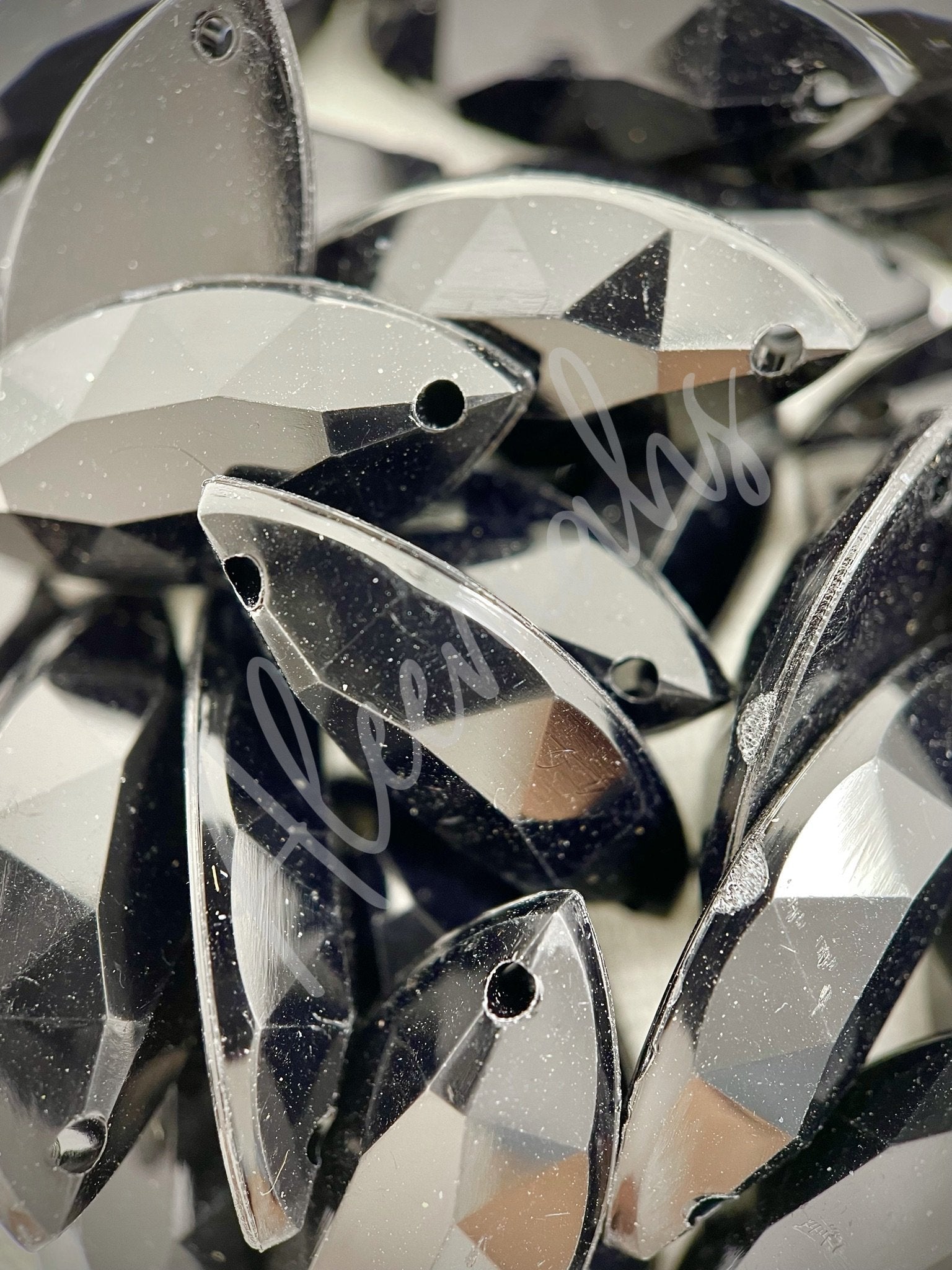 Jet Eye Acrylic Jewel - Aleemahs