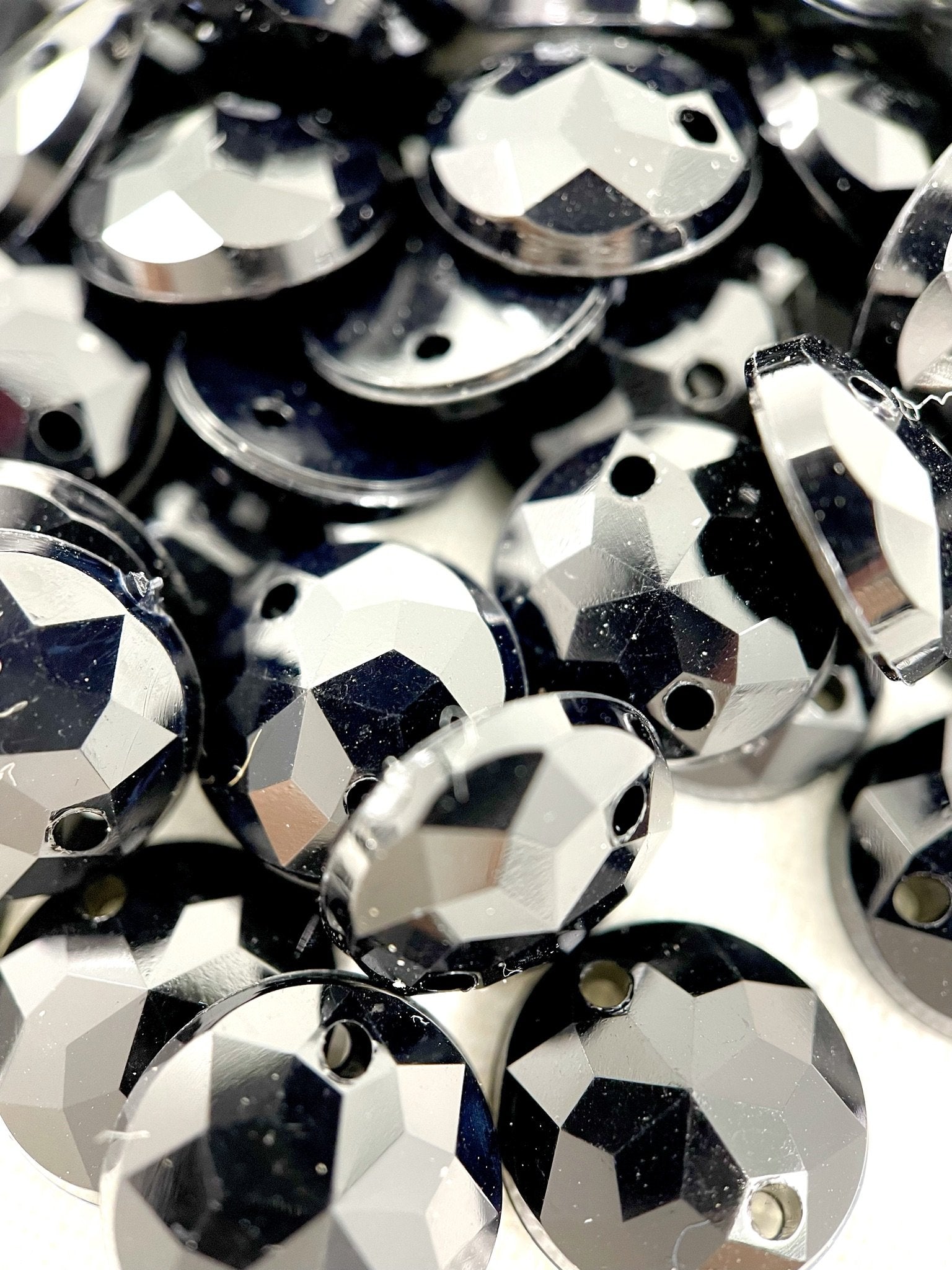 Jet Round Acrylic Jewel - Aleemahs