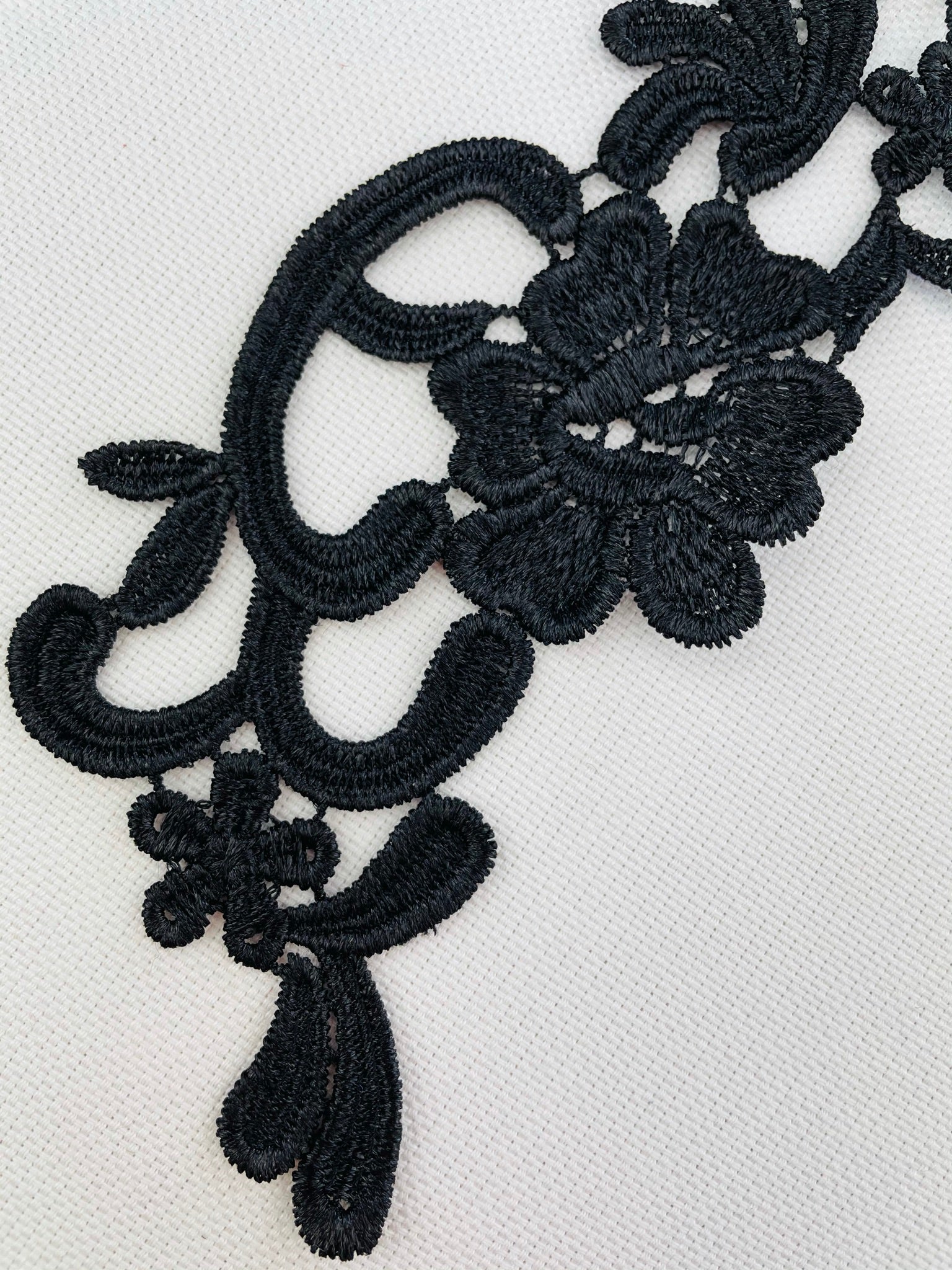 LA - 013 - Black lace Pair - Aleemahs