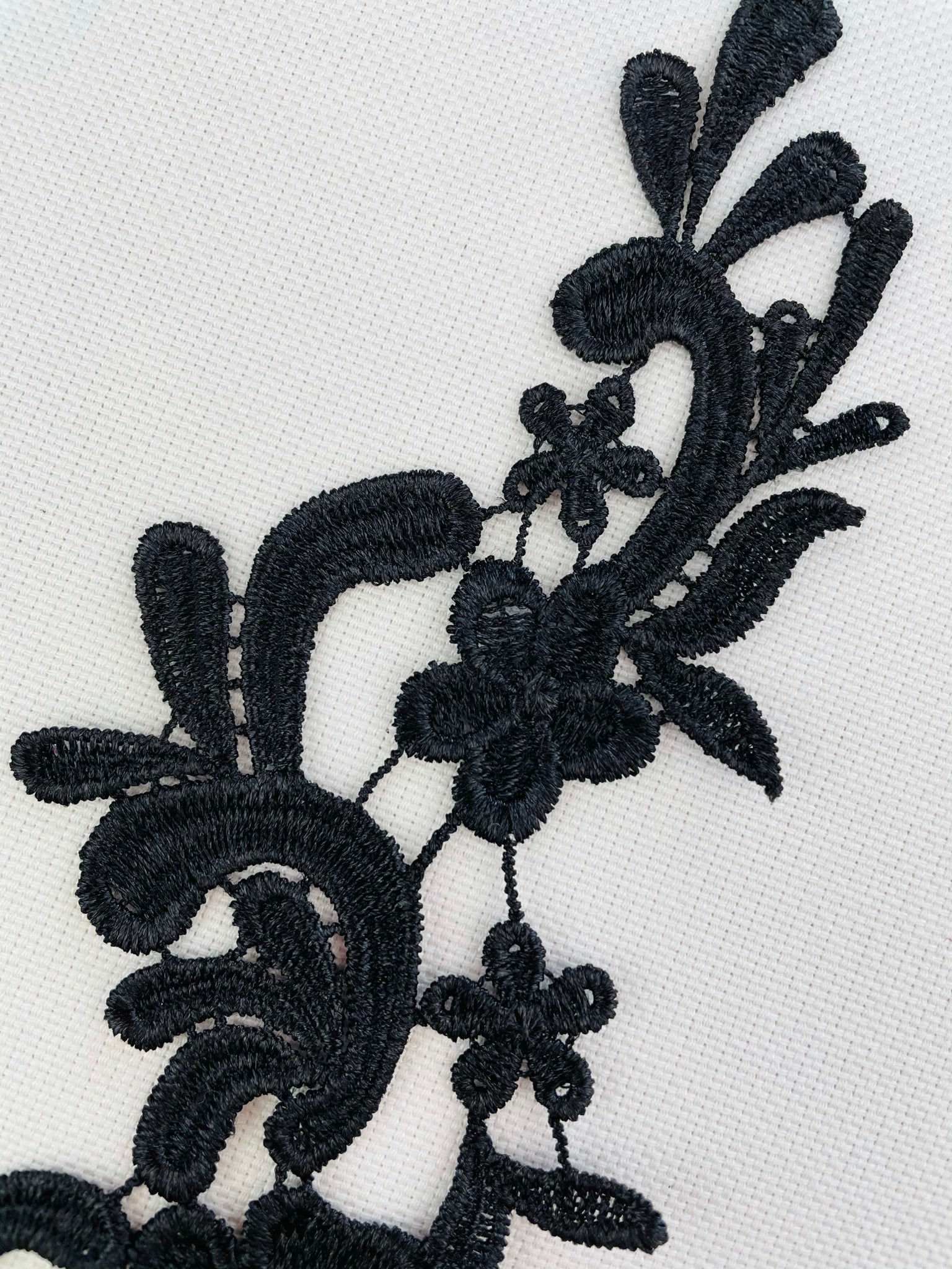 LA - 013 - Black lace Pair - Aleemahs
