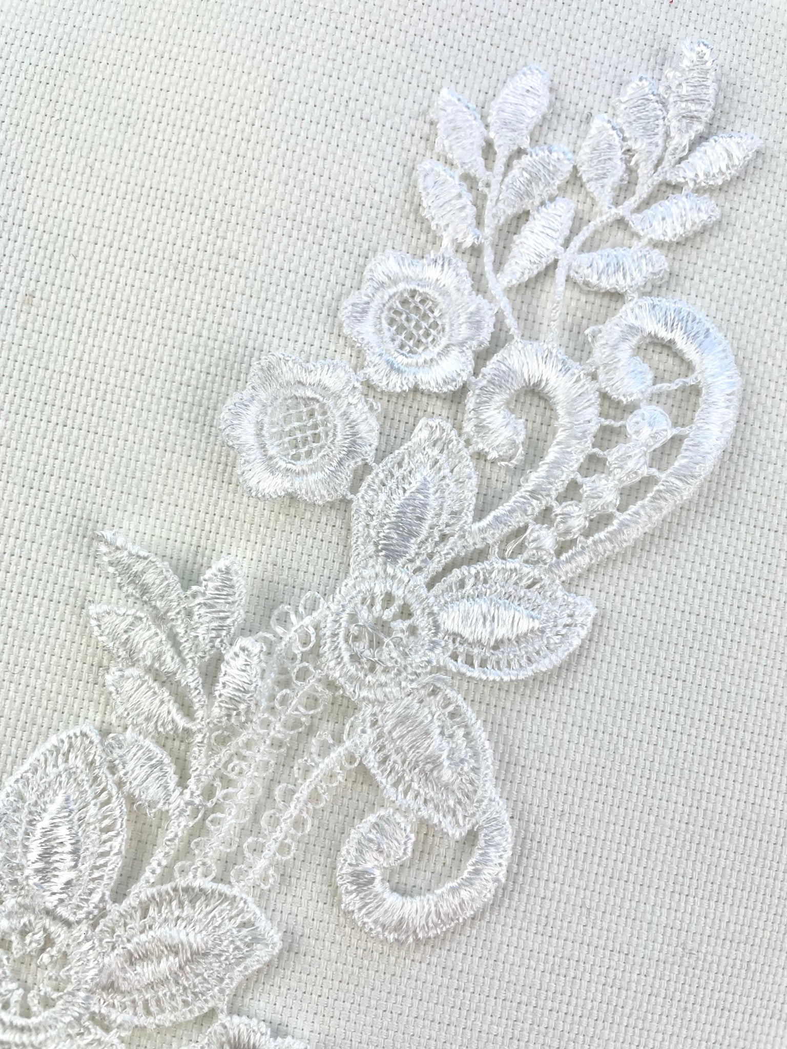 LA - 014 - Off White lace Pair - Aleemahs