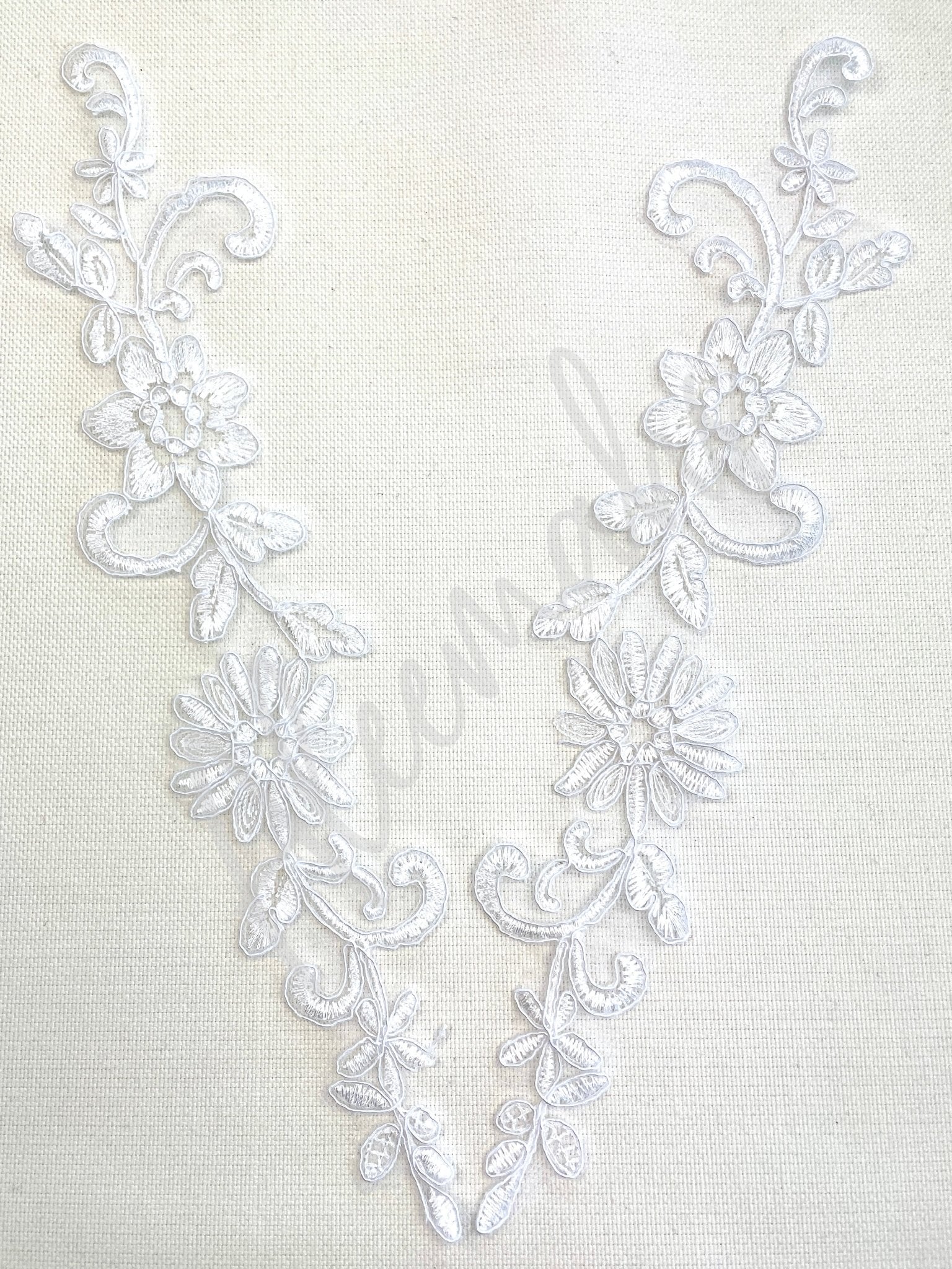 LA - 031: Lace applique pair - Aleemahs