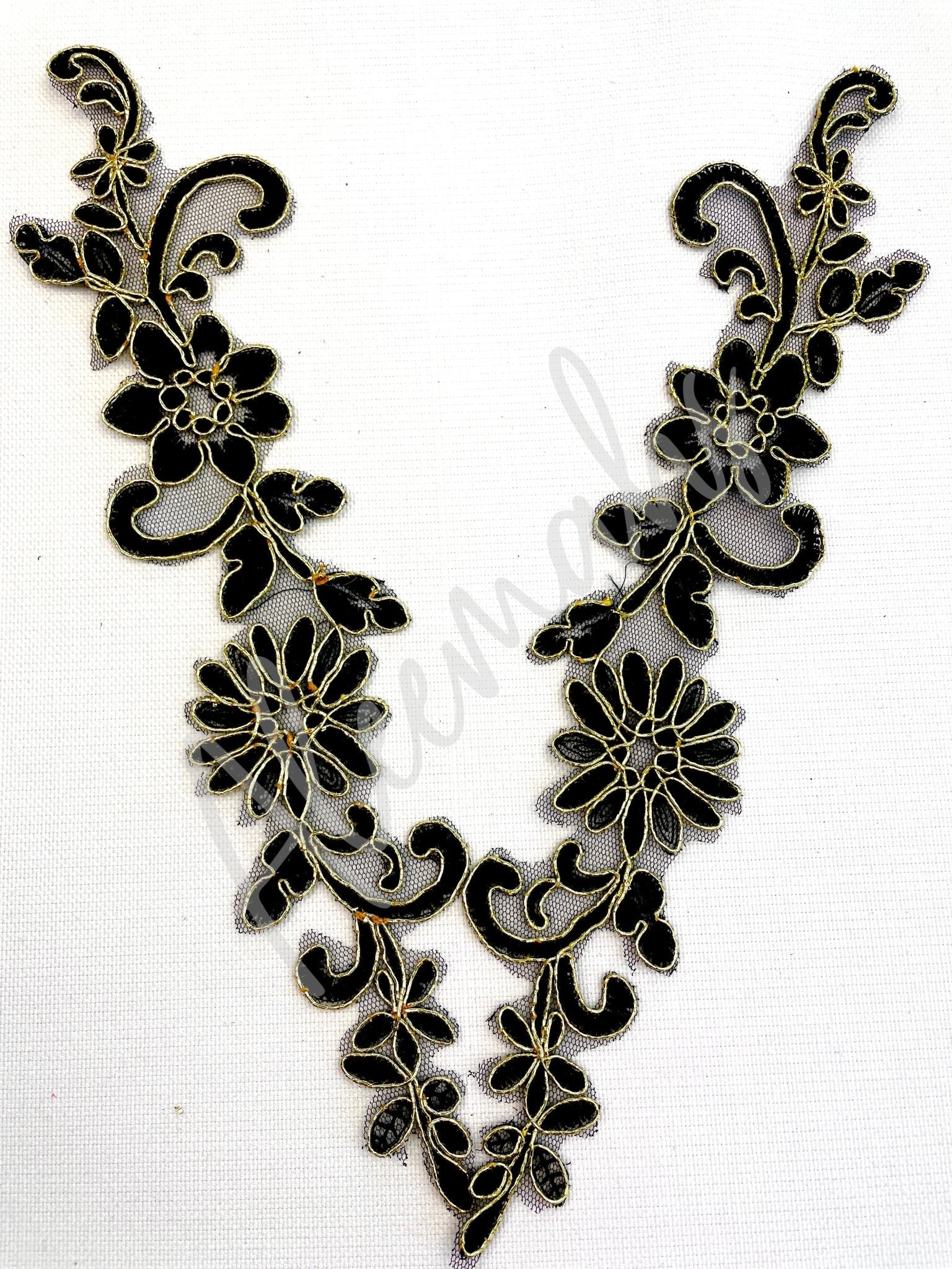 LA - 031: Lace applique pair - Aleemahs