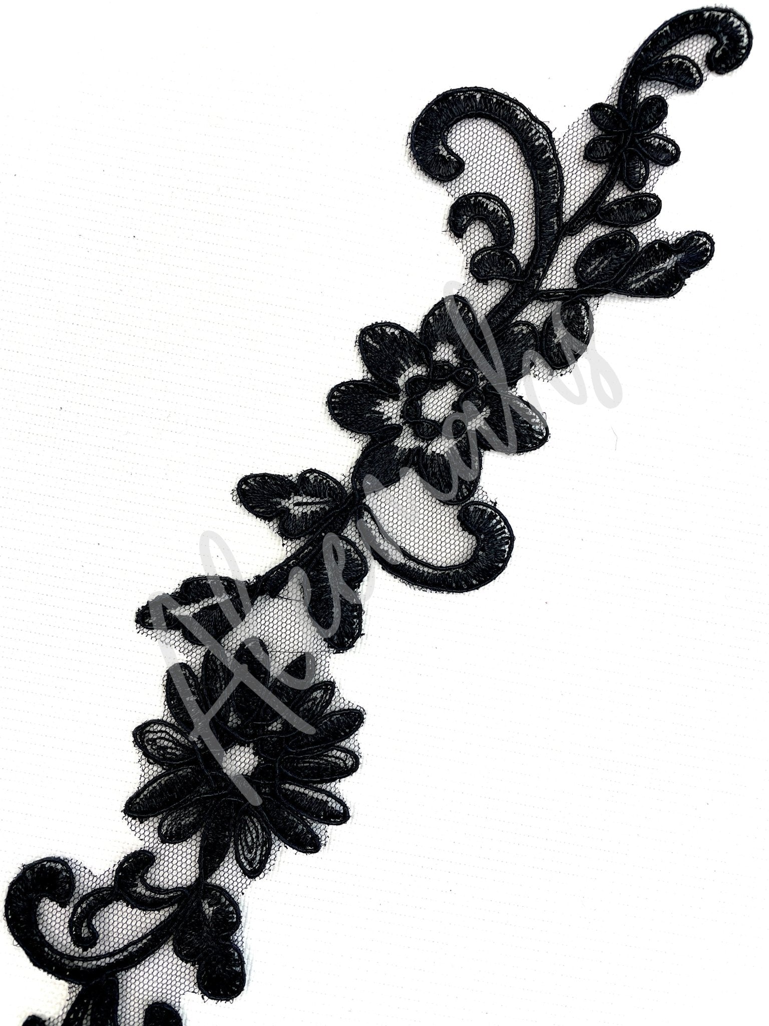 LA - 031: Lace applique pair - Aleemahs