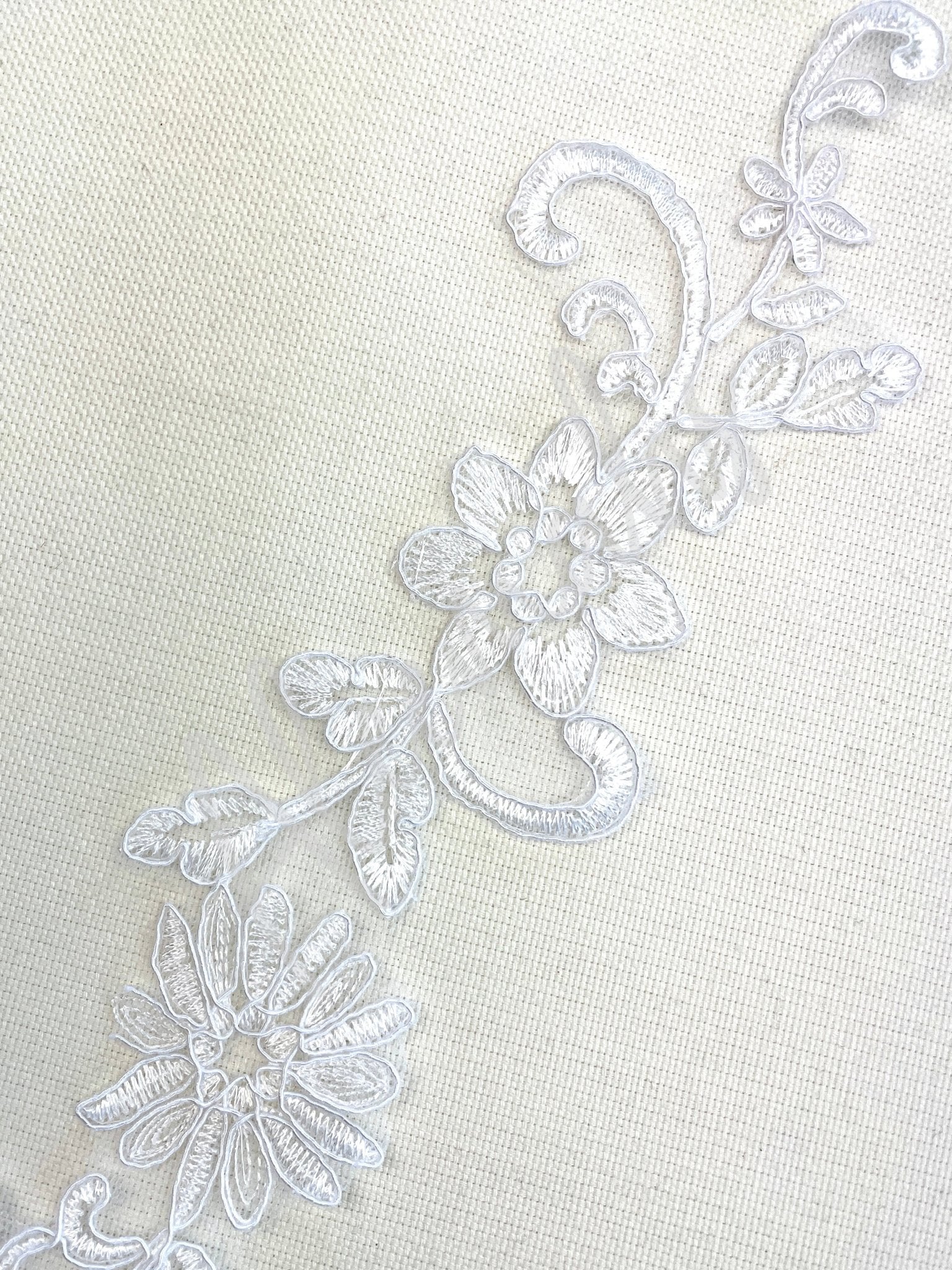 LA - 031: Lace applique pair - Aleemahs
