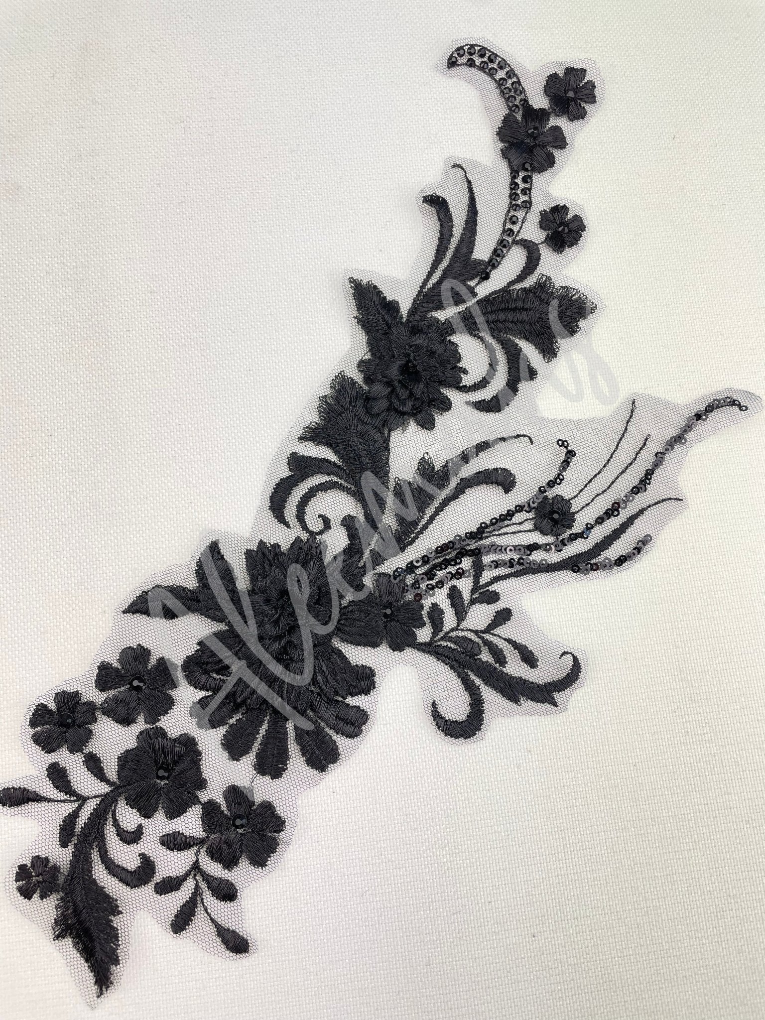 LA - 034: Black flower spray - Aleemahs