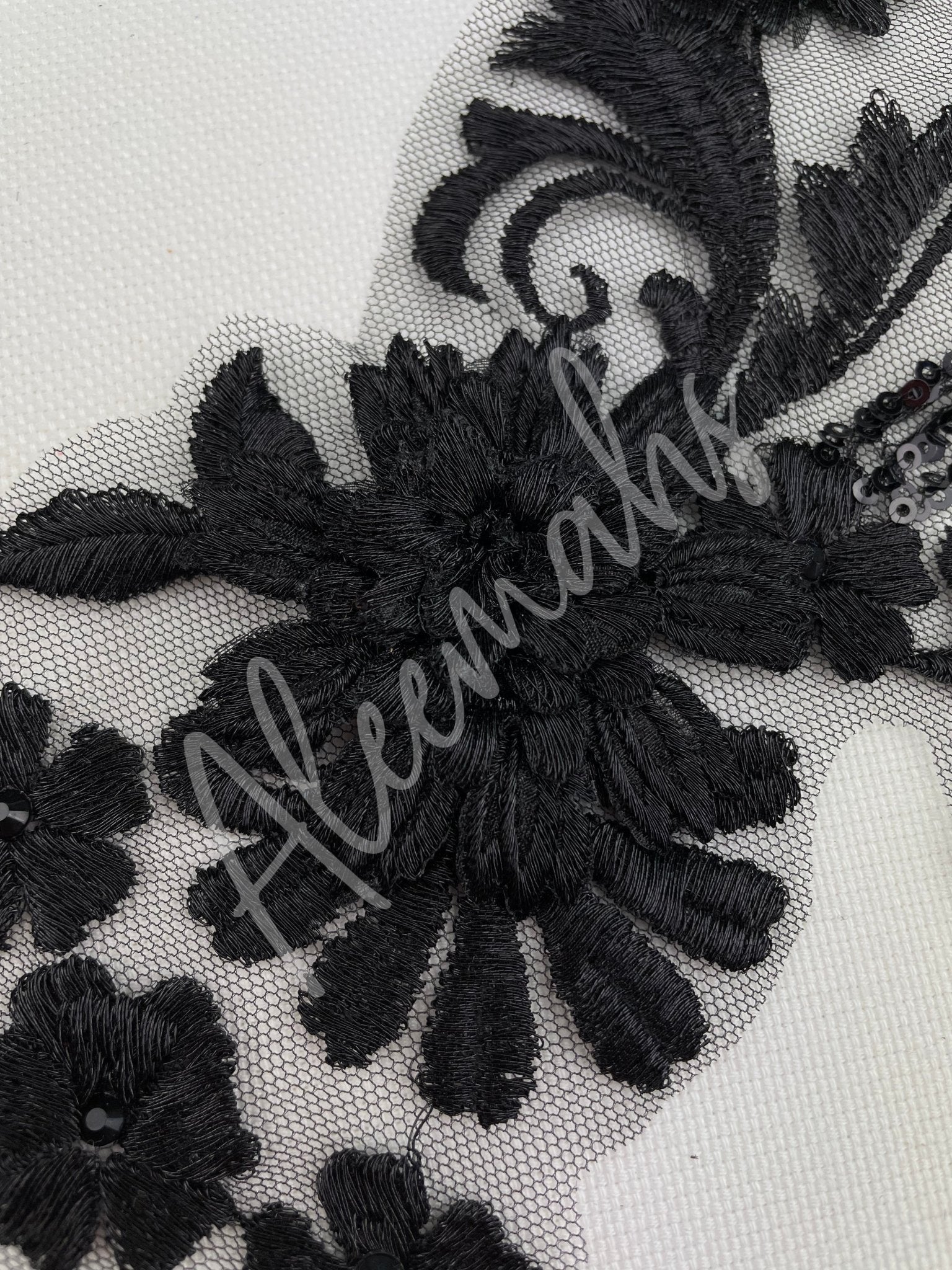 LA - 034: Black flower spray - Aleemahs