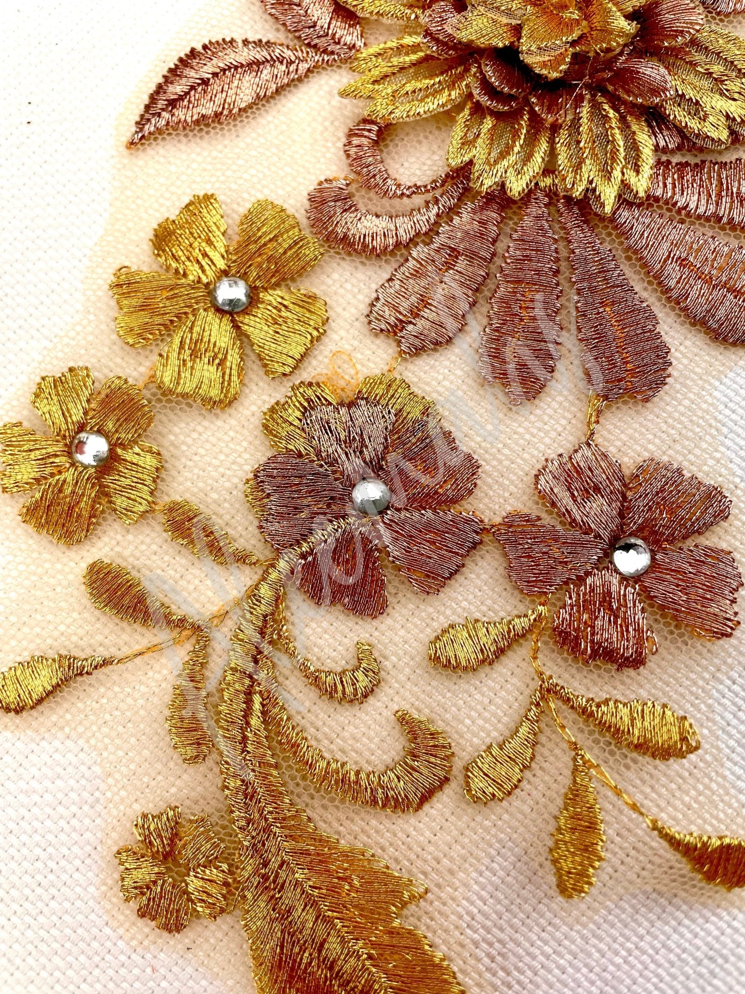LA - 034: Gold flower spray - Aleemahs