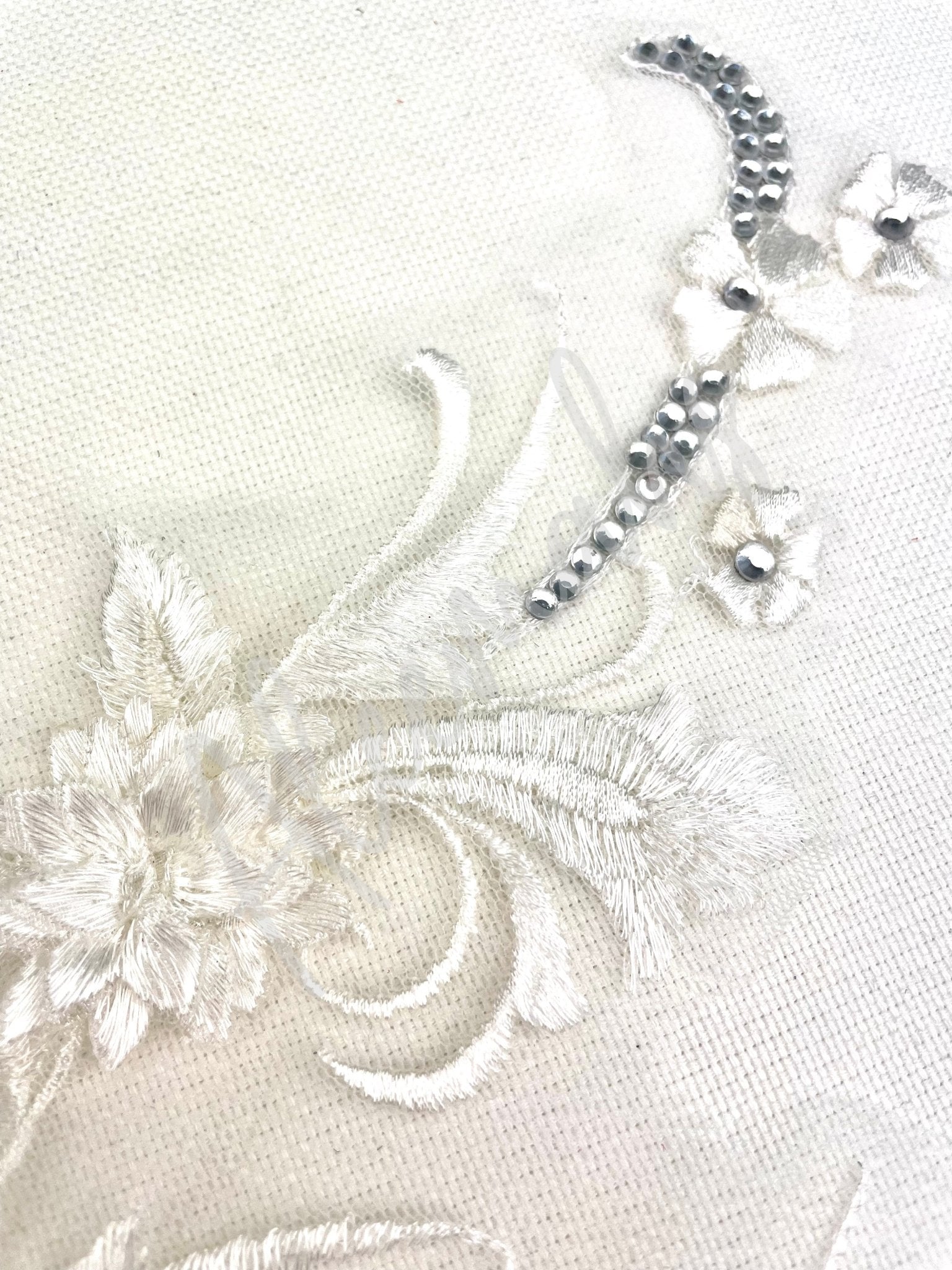LA - 034: Ivory flower spray - Aleemahs