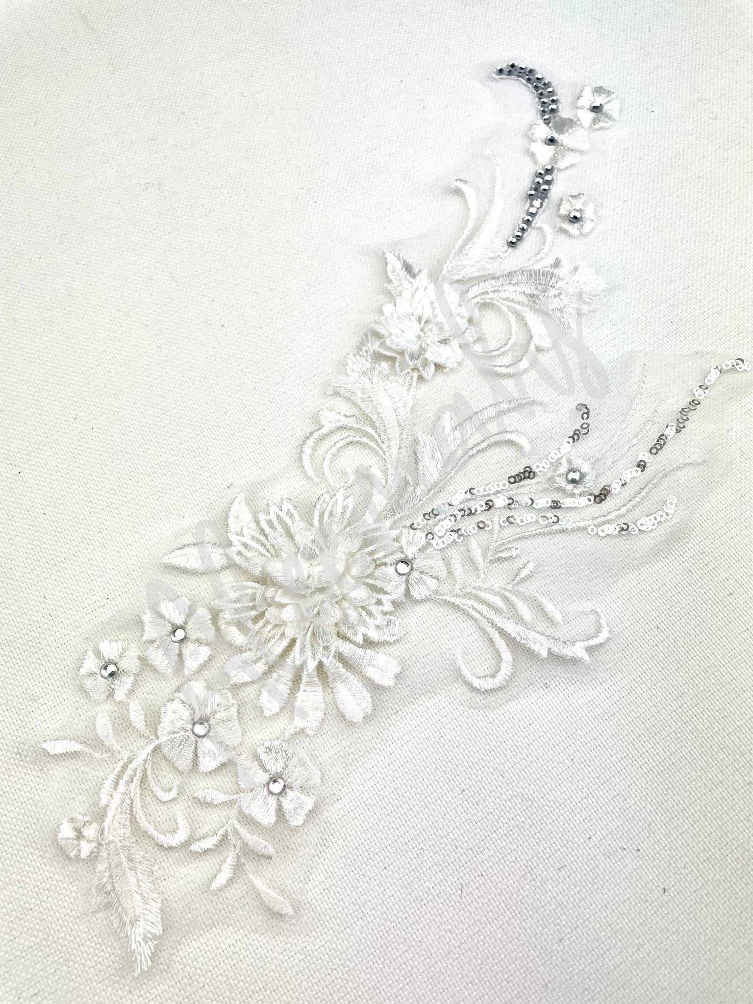 LA - 034: Ivory flower spray - Aleemahs