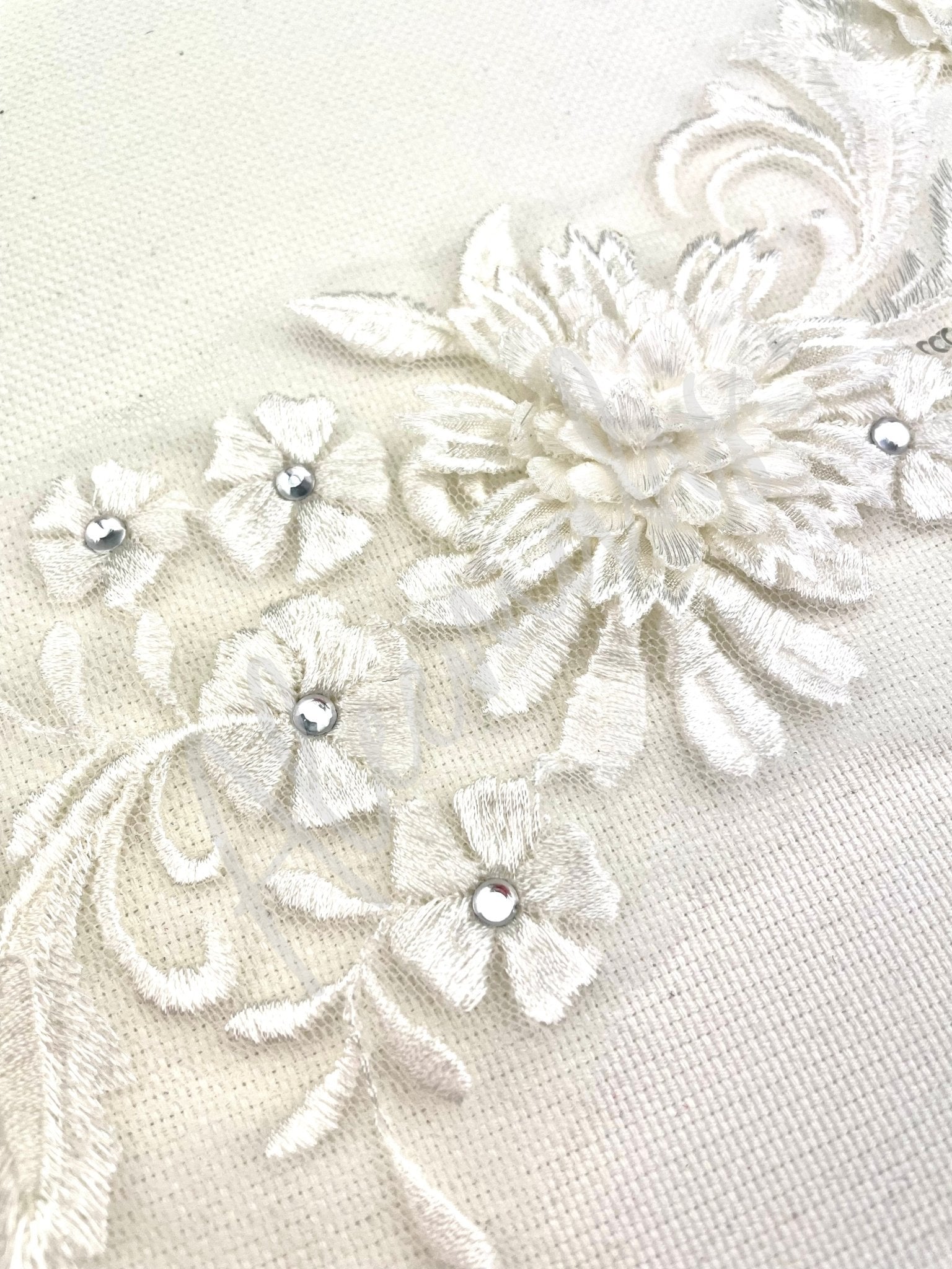 LA - 034: Ivory flower spray - Aleemahs
