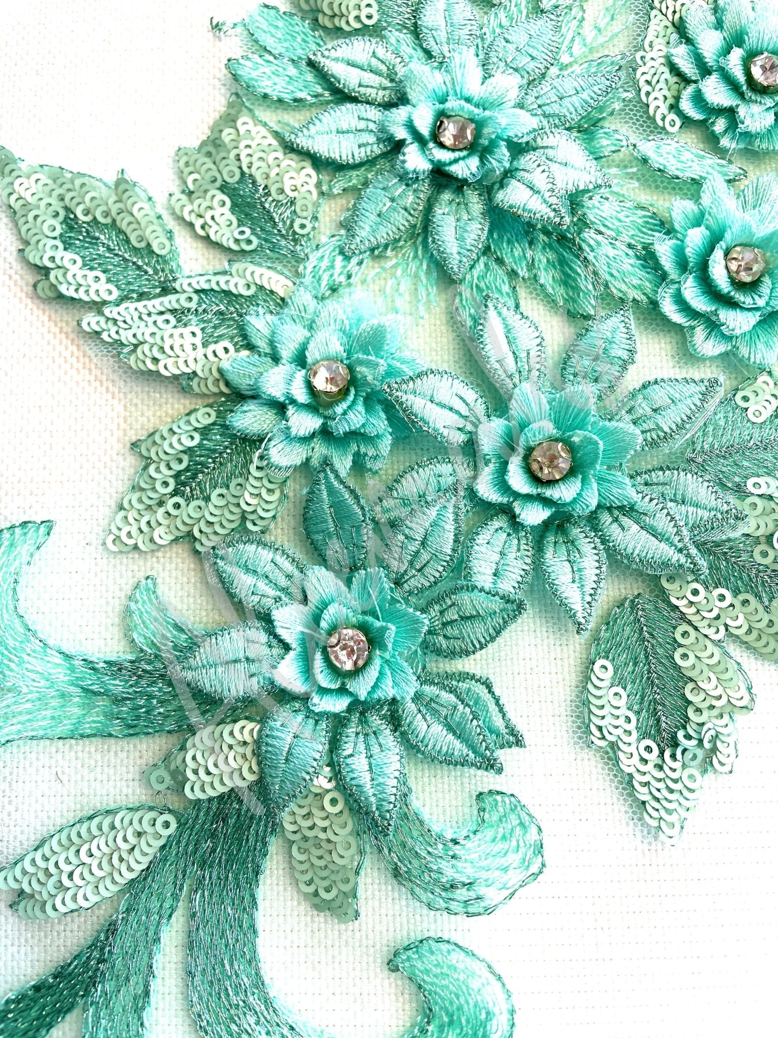 LA - 035: Large 3D applique with sequins: Spearmint - Aleemahs