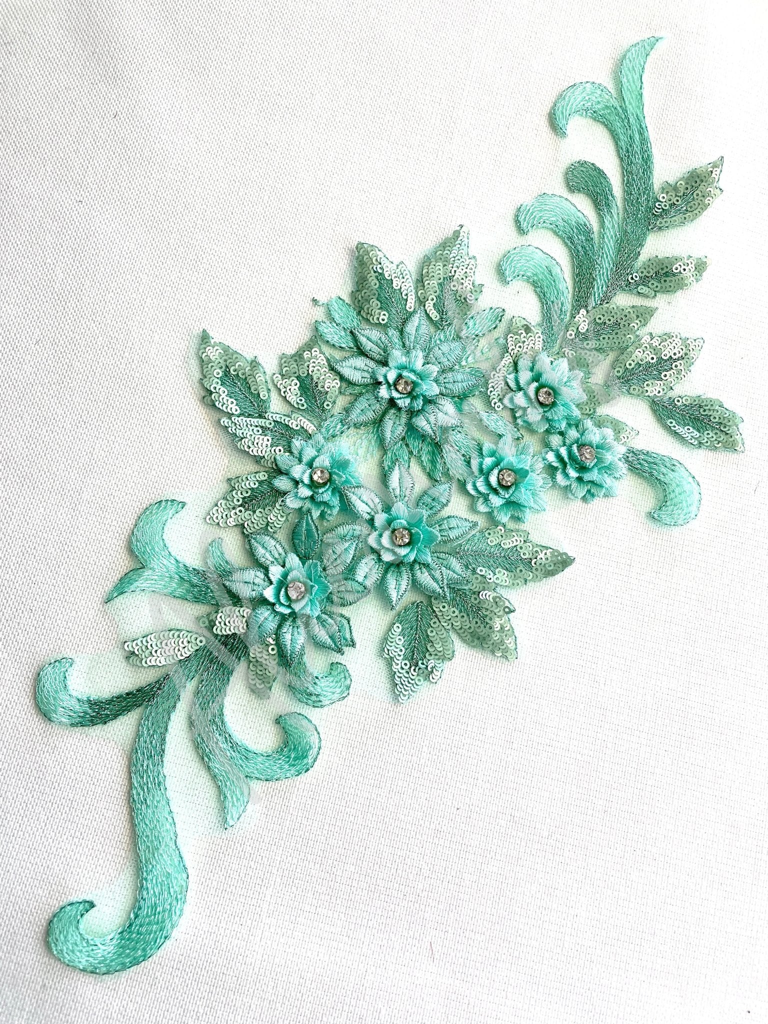 LA - 035: Large 3D applique with sequins: Spearmint - Aleemahs