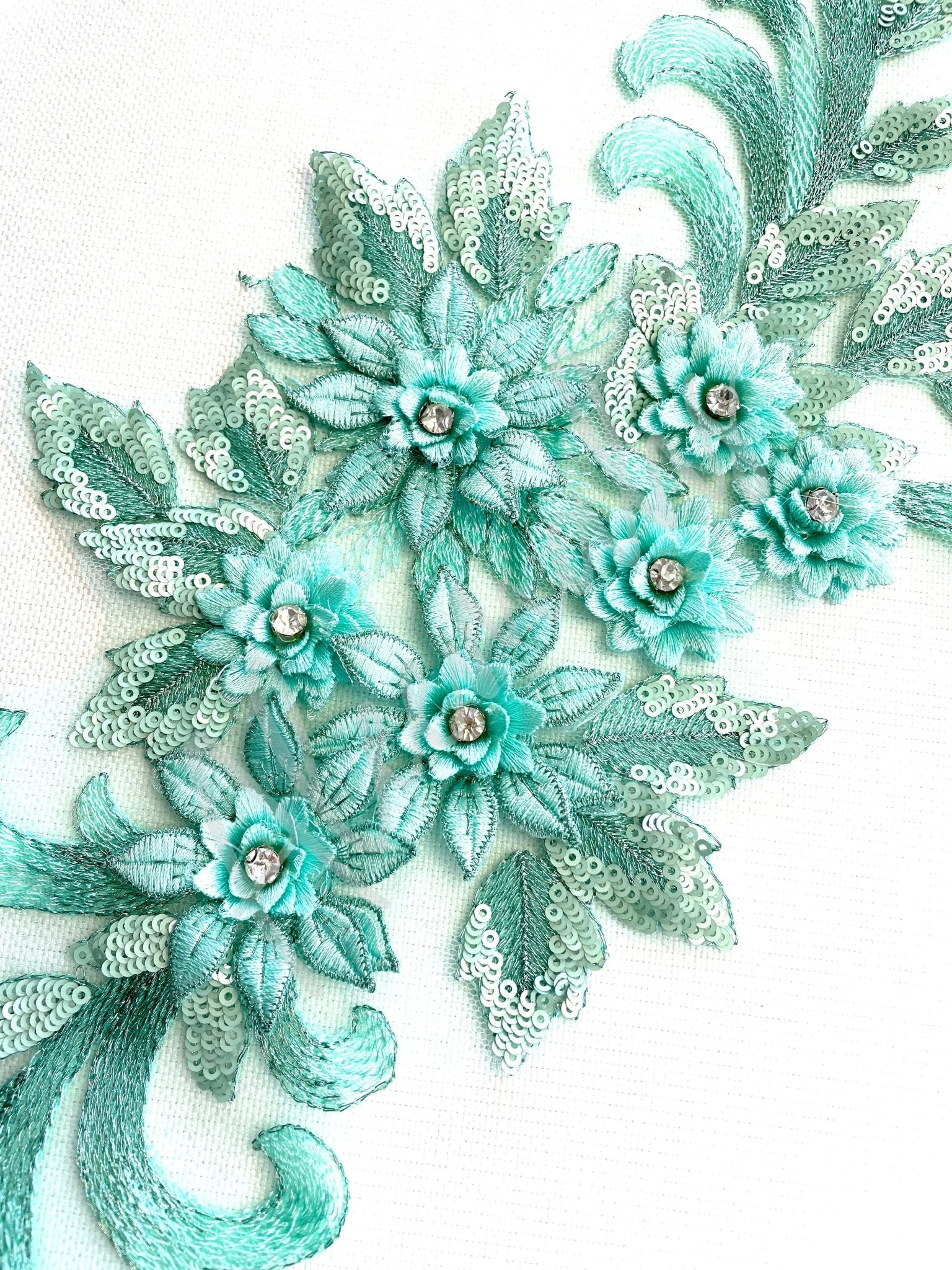 LA - 035: Large 3D applique with sequins: Spearmint - Aleemahs