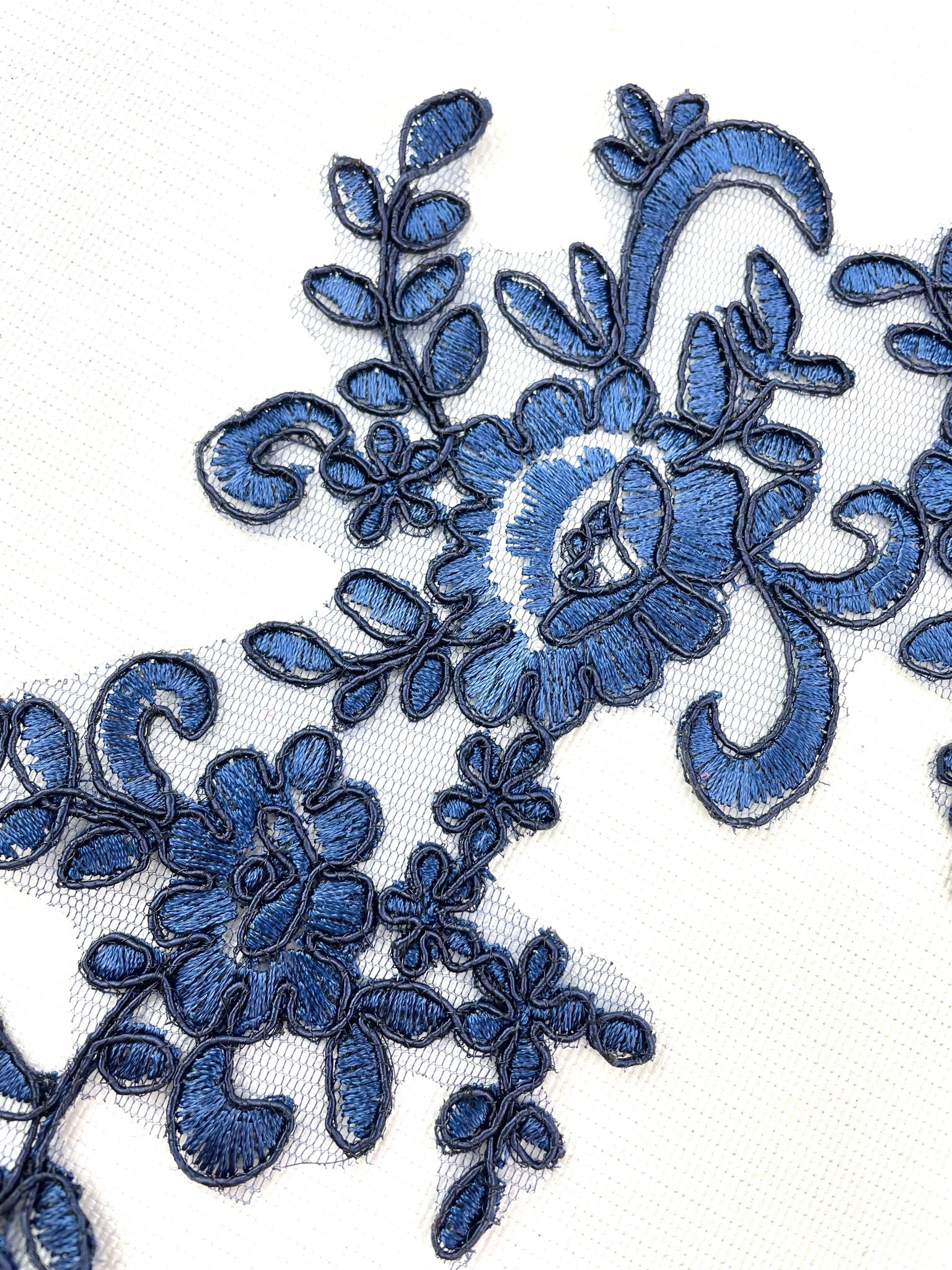 LA - 040: Navy lace pair - Aleemahs