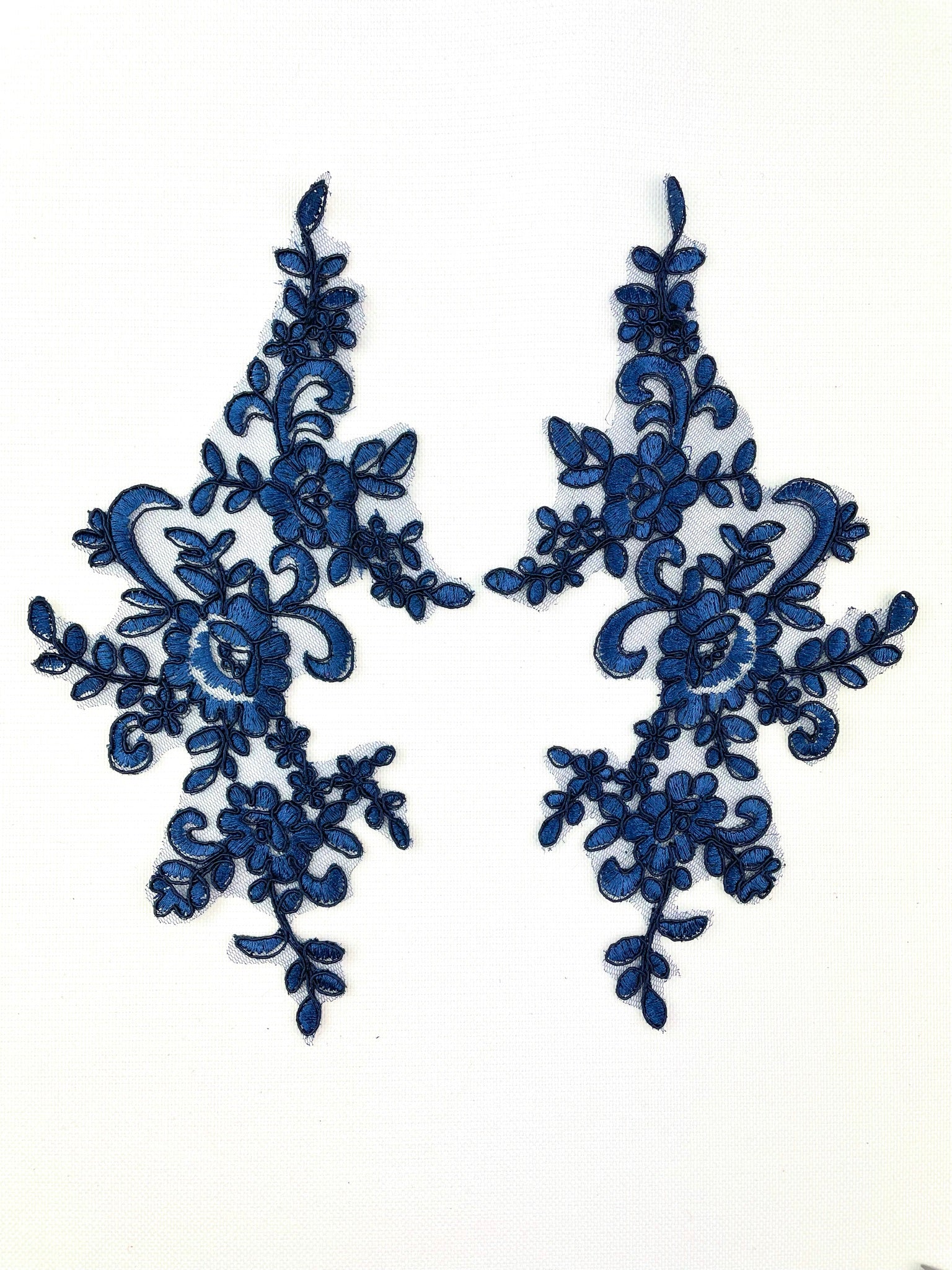 LA - 040: Navy lace pair - Aleemahs