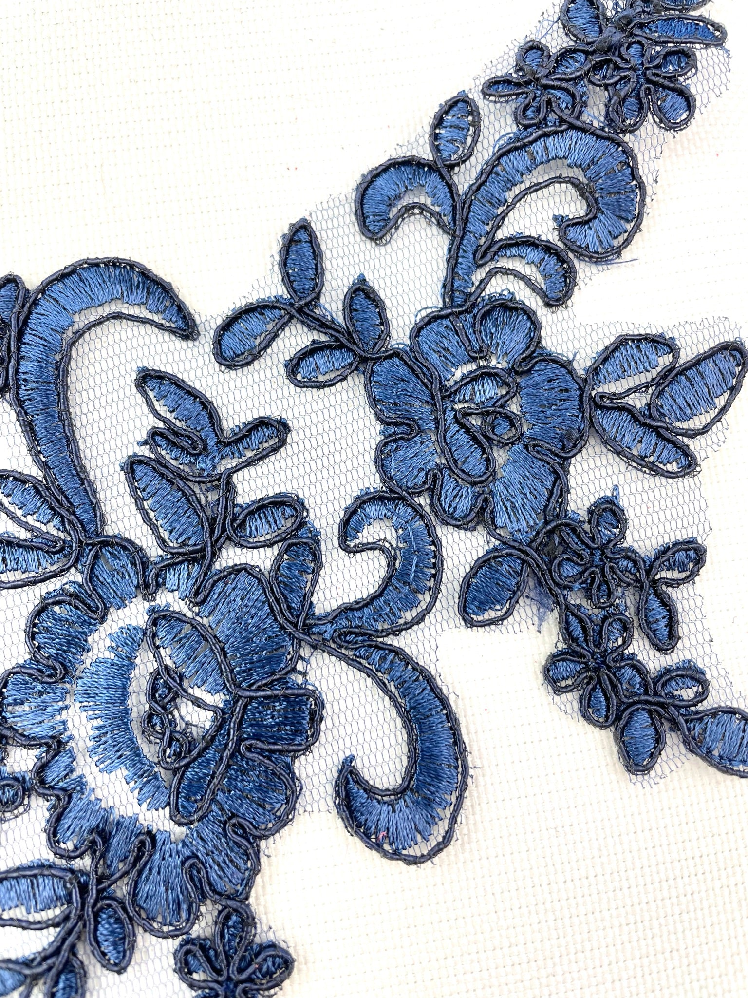 LA - 040: Navy lace pair - Aleemahs