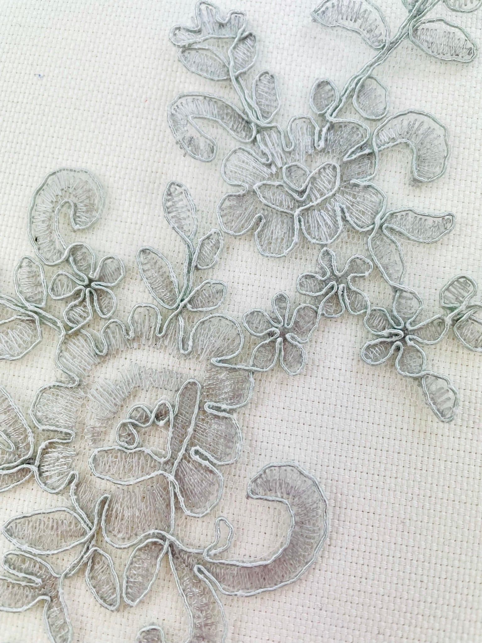 LA - 040: Silver/Grey lace pair - Aleemahs