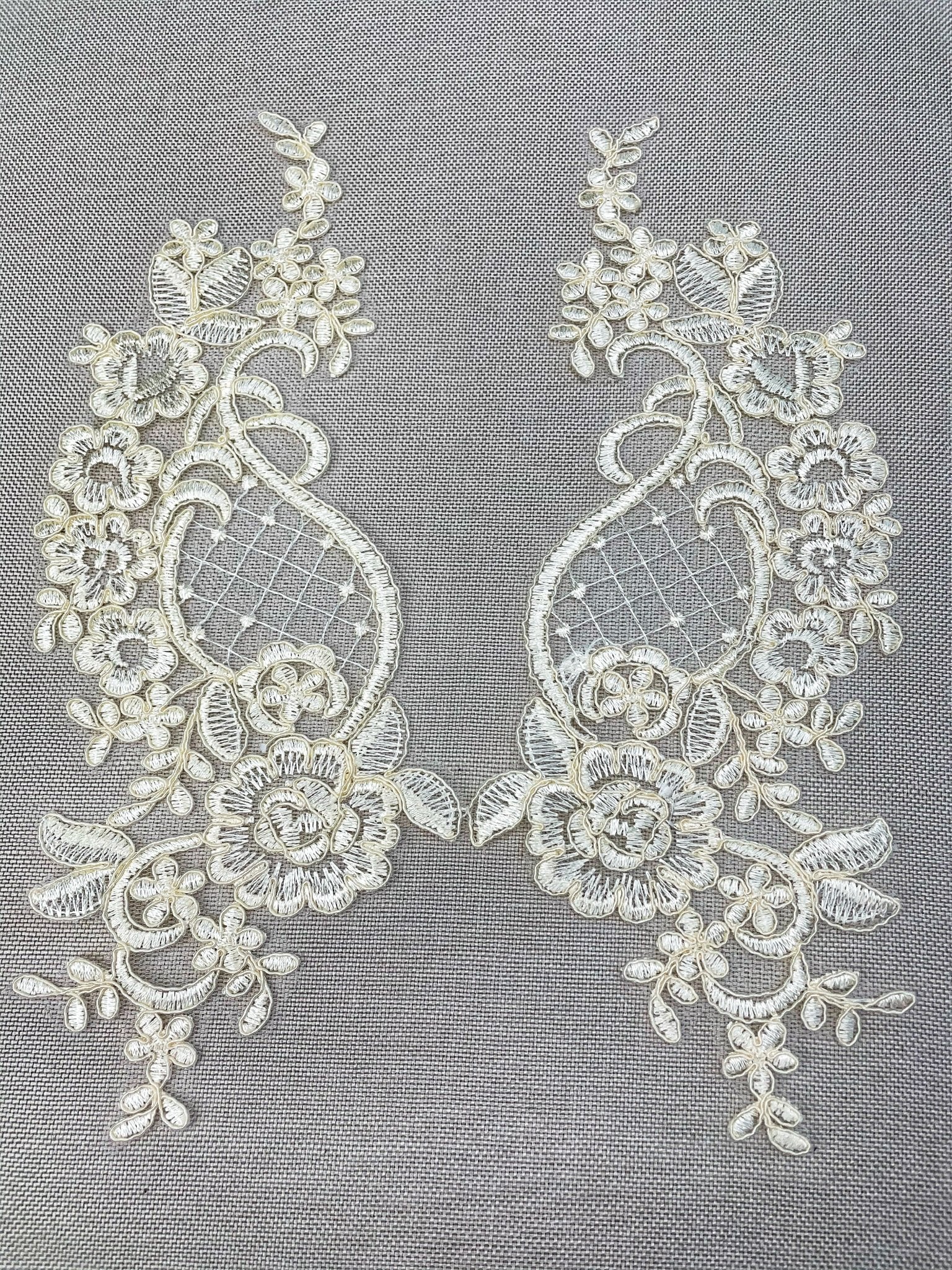 LA - 051: Champagne lace pair - Aleemahs