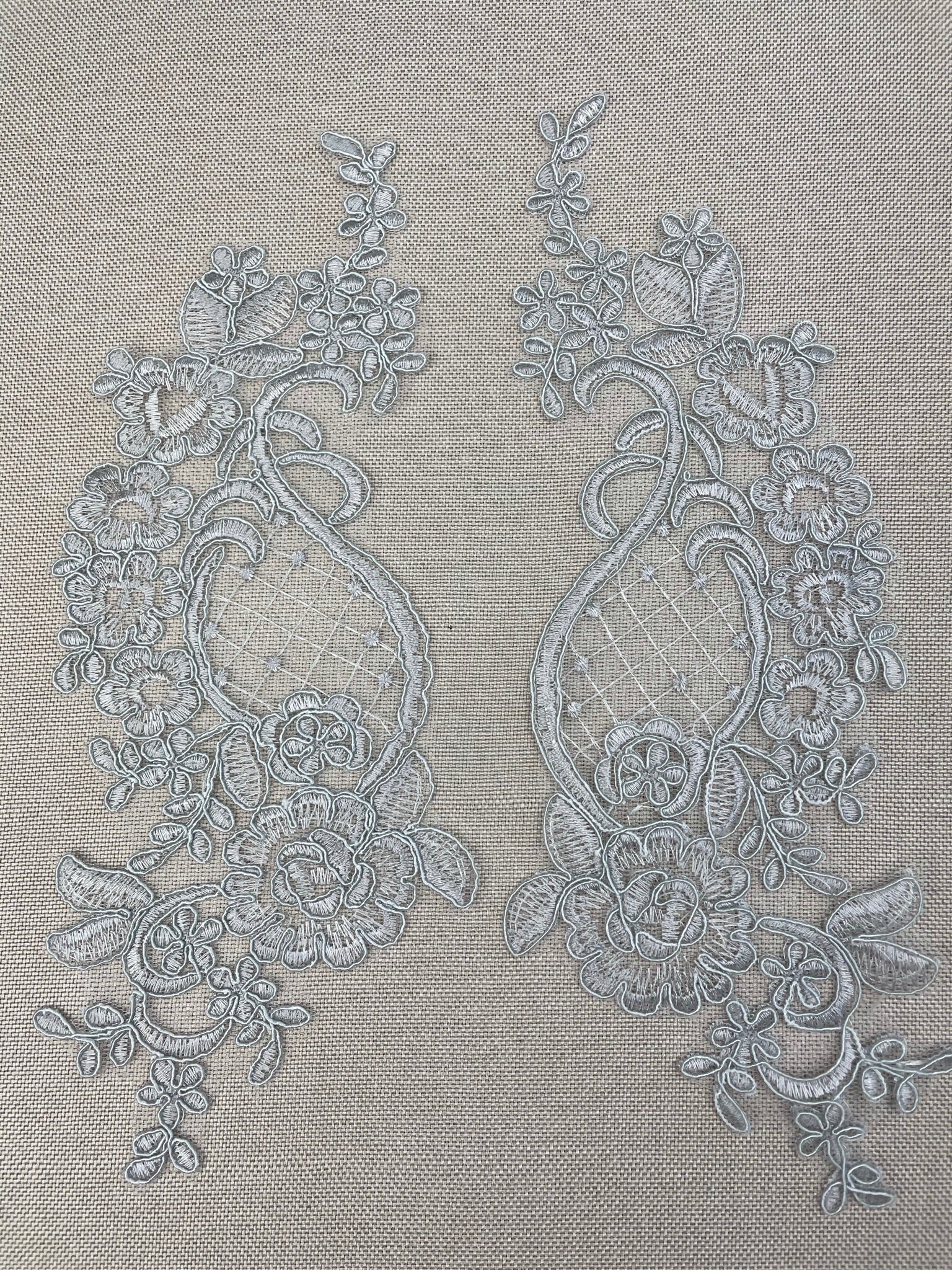 LA - 051: Silver/grey lace pair - Aleemahs