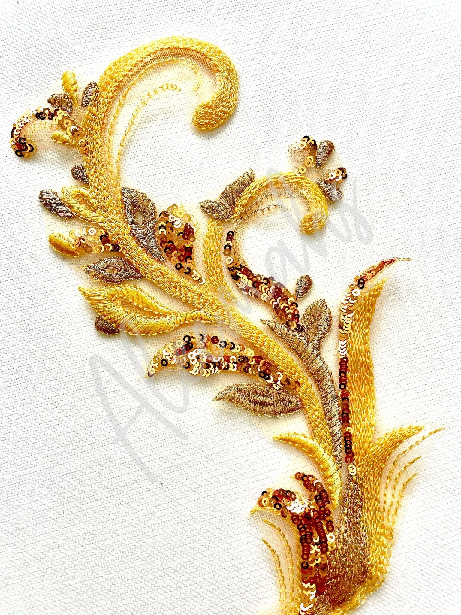 LA - 052: Golden lace pair - Aleemahs