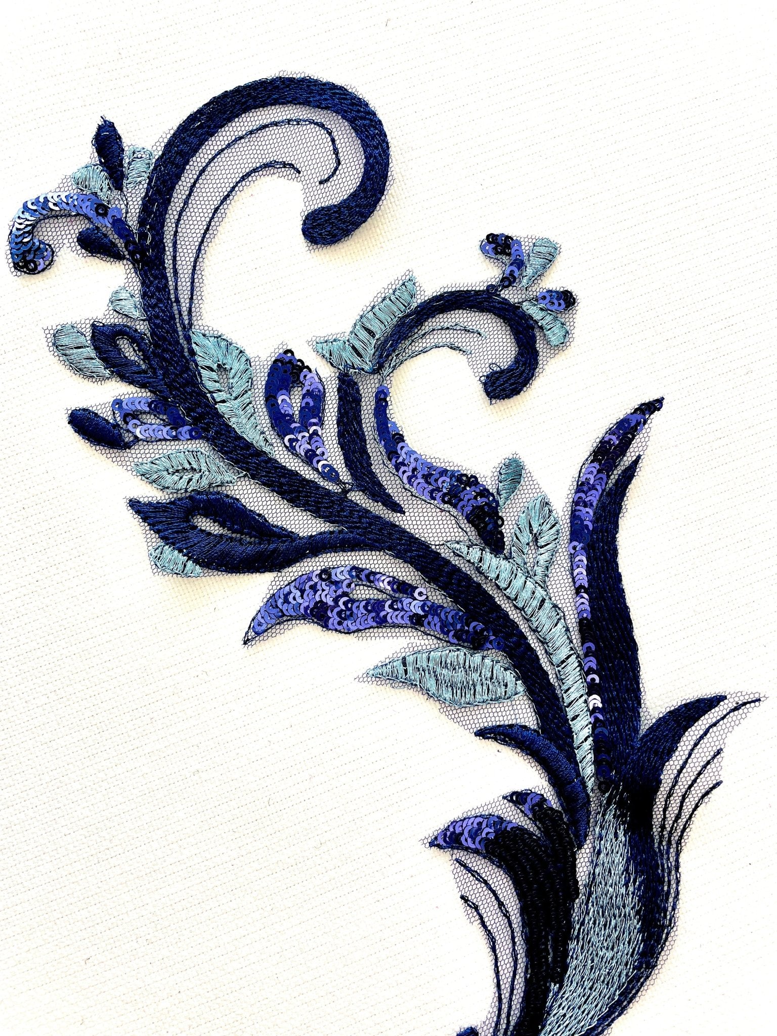 LA - 052: Navy lace pair - Aleemahs